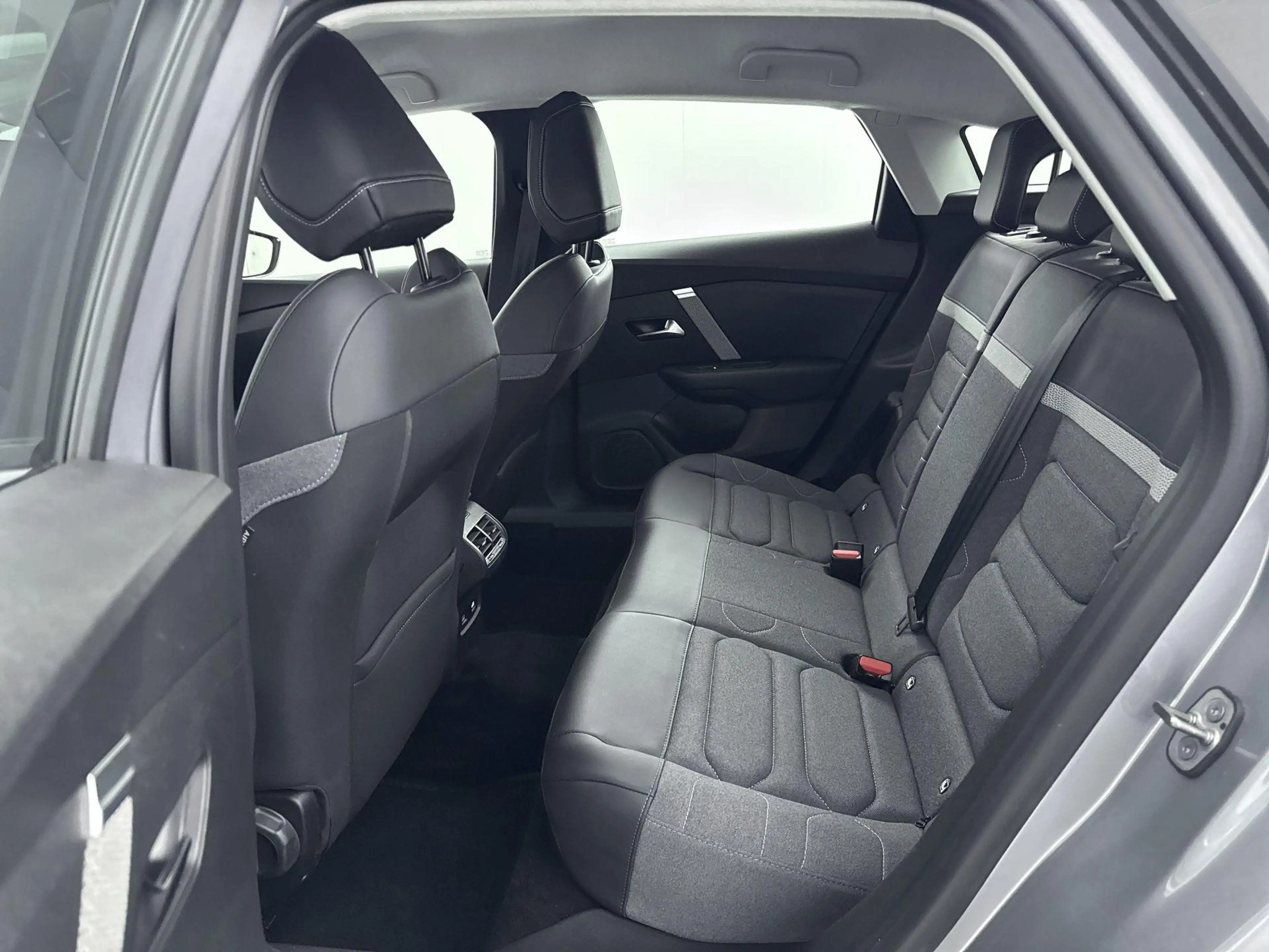 Citroen E-C4 Electric You 50 kWh | Lichtmetalen velgen | Camera | Luxe s — photo 14