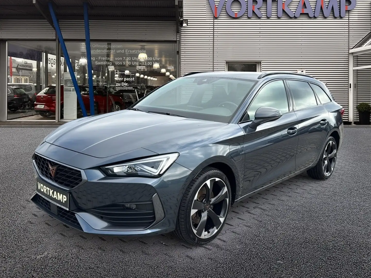 CUPRA Leon Sportstourer e-Hybrid AHK/FullLink Grau - 2