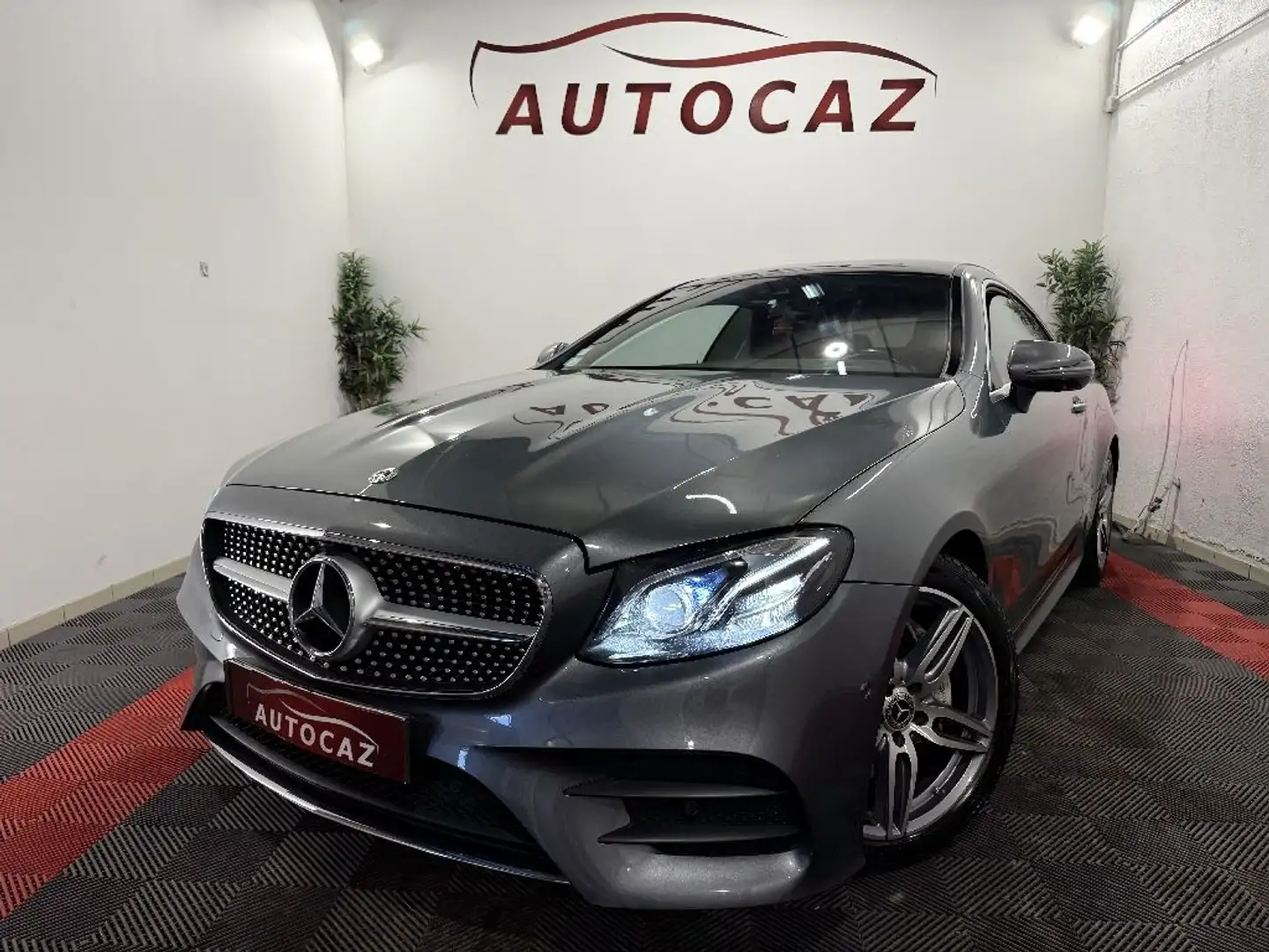 Mercedes-Benz E 220 COUPE 220 d 9G-Tronic AMG Line Gris - 1