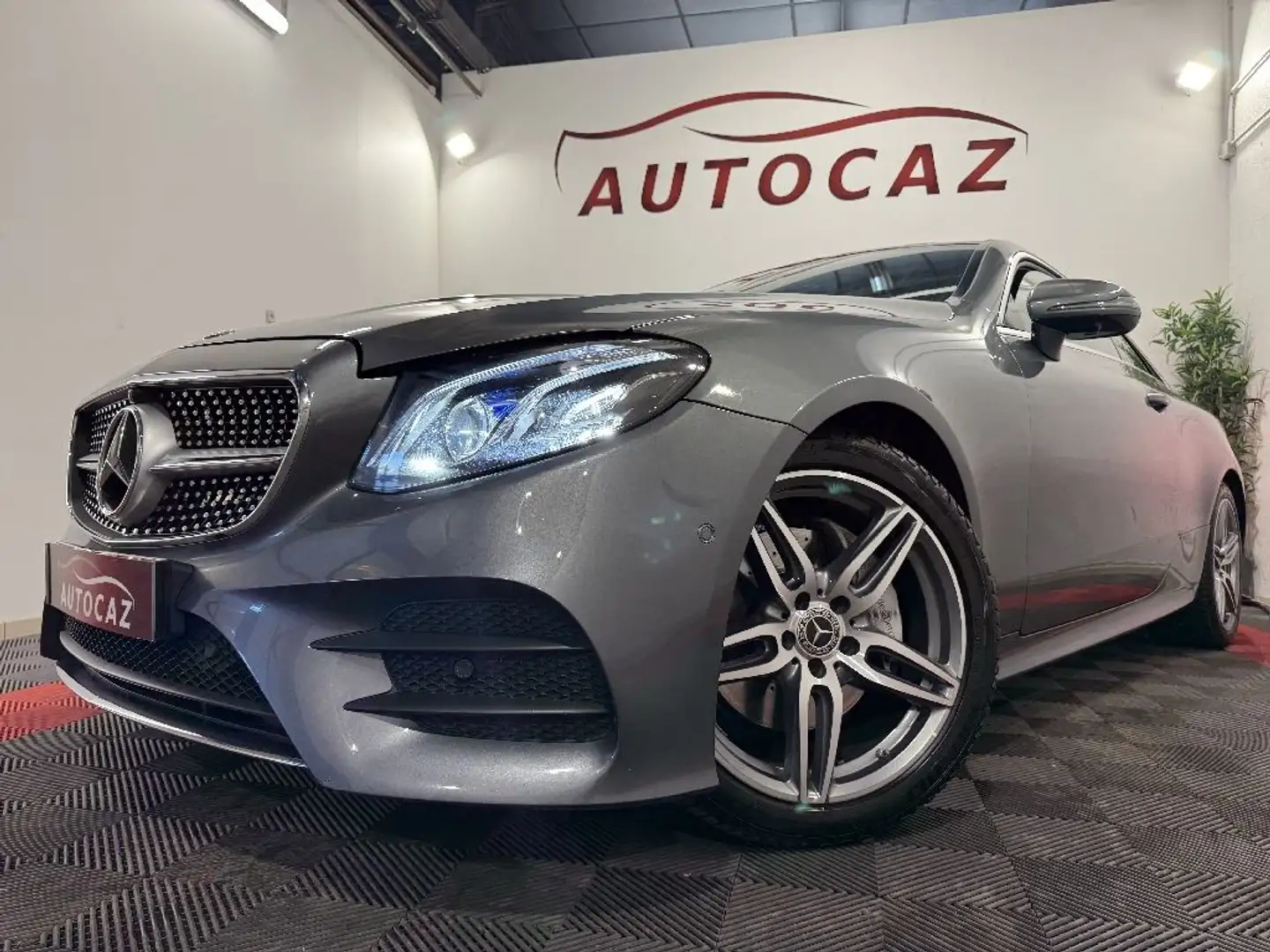 Mercedes-Benz E 220 COUPE 220 d 9G-Tronic AMG Line Gris - 2