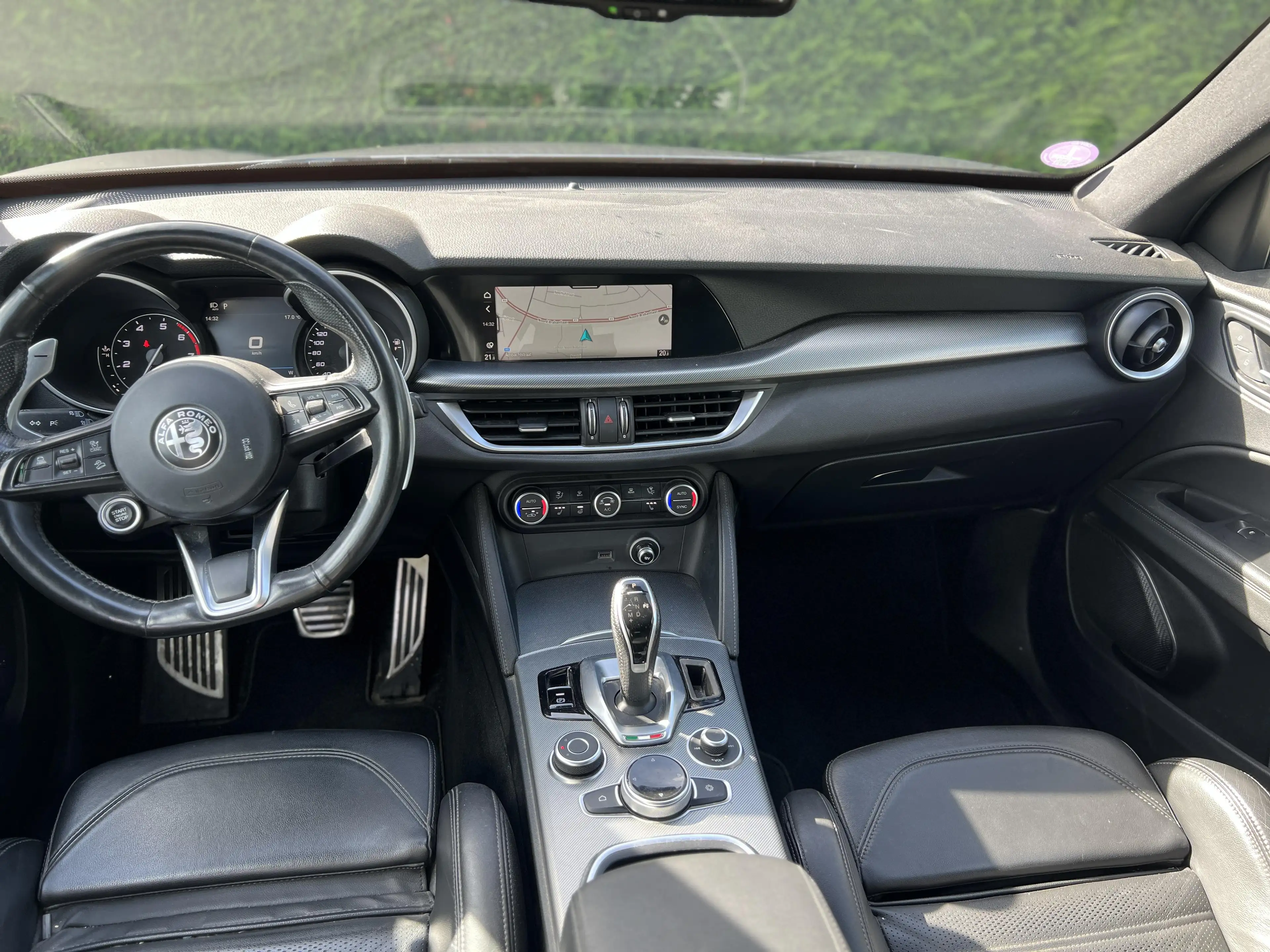Alfa Romeo Stelvio Veloce — photo 11