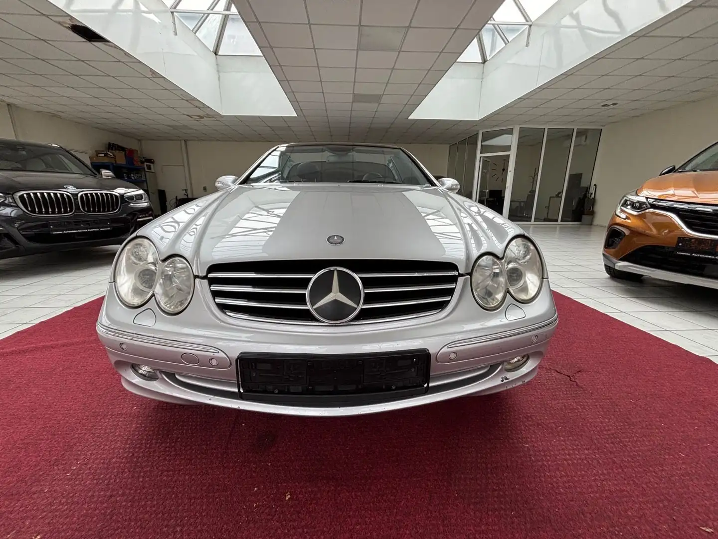 Mercedes-Benz CLK 500 Cabrio NAVI+LEDER+BI-XENON+BOSE+PDC+SHZ Zilver - 2