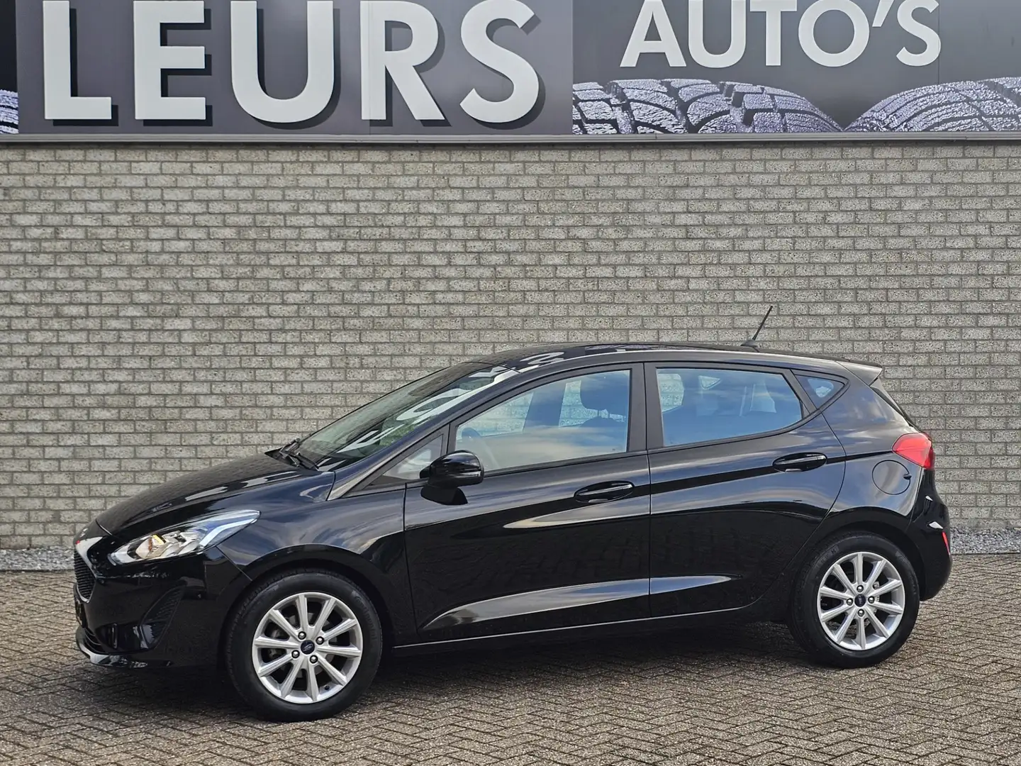 Ford Fiesta 1.1 Trend Navi/Airco/Pdc Zwart - 1