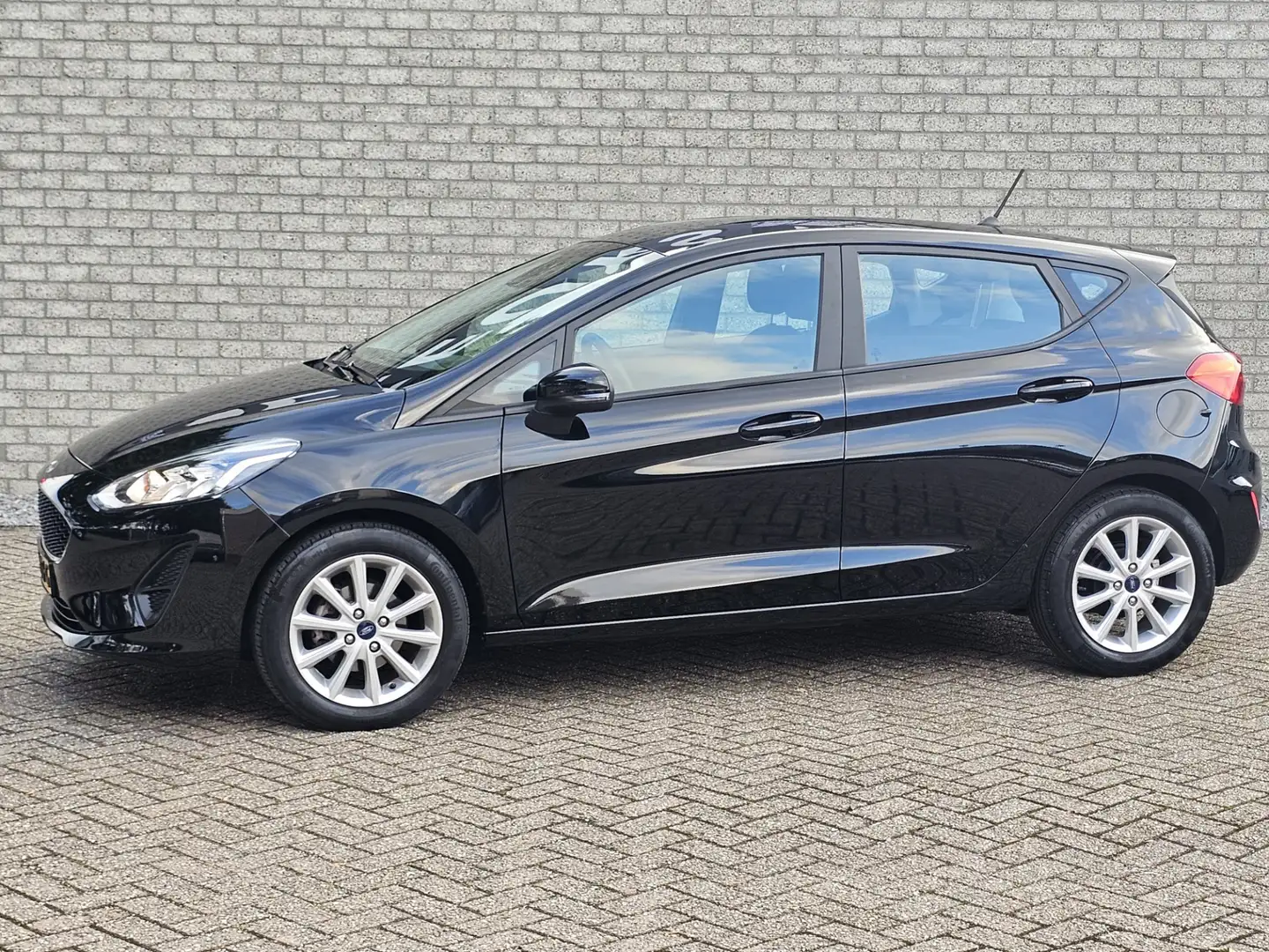 Ford Fiesta 1.1 Trend Navi/Airco/Pdc Zwart - 2