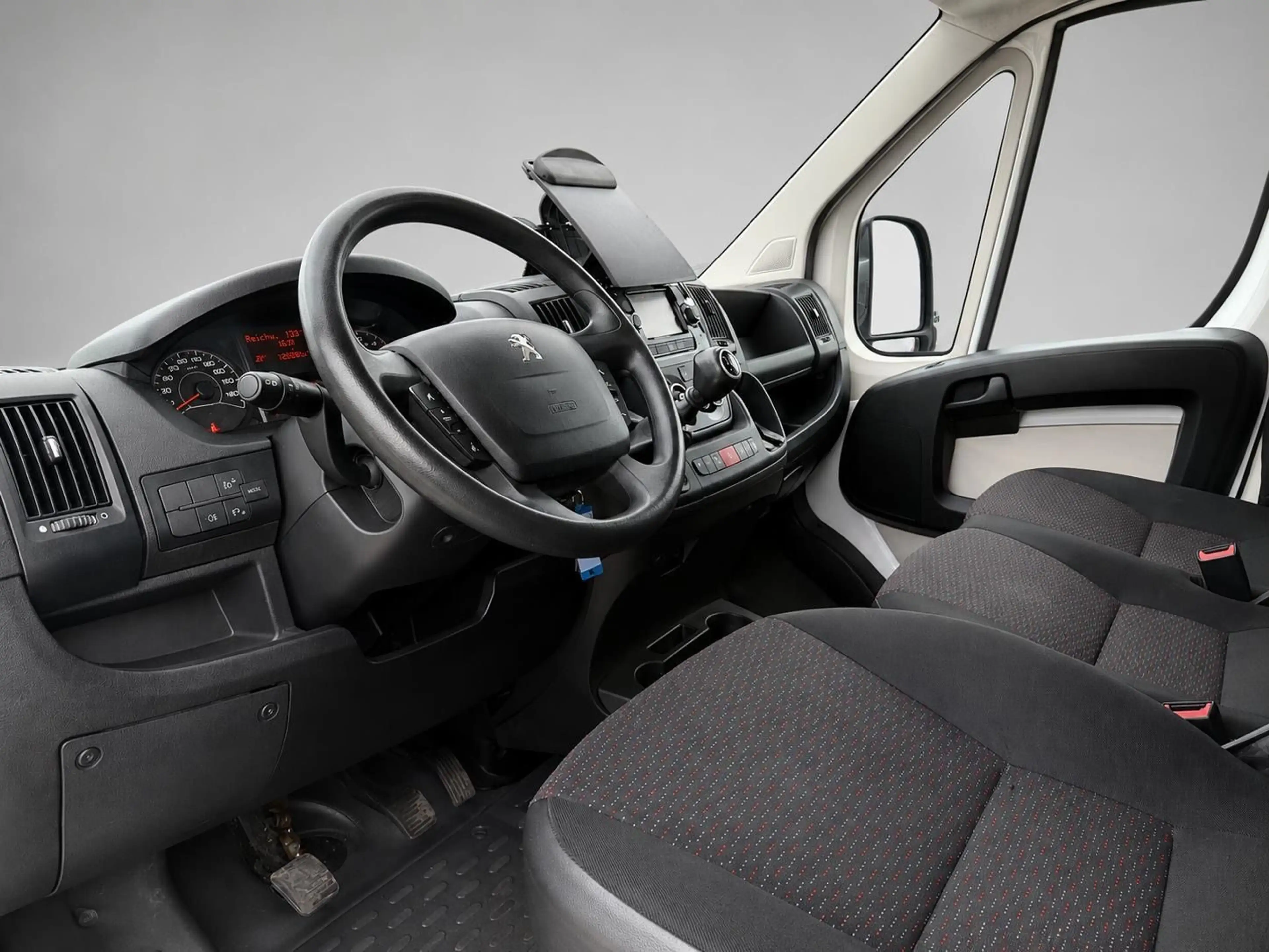 Peugeot Boxer Kasten 330 L1H1 Pro BlueHDi 130 * R-KAM * — photo 2