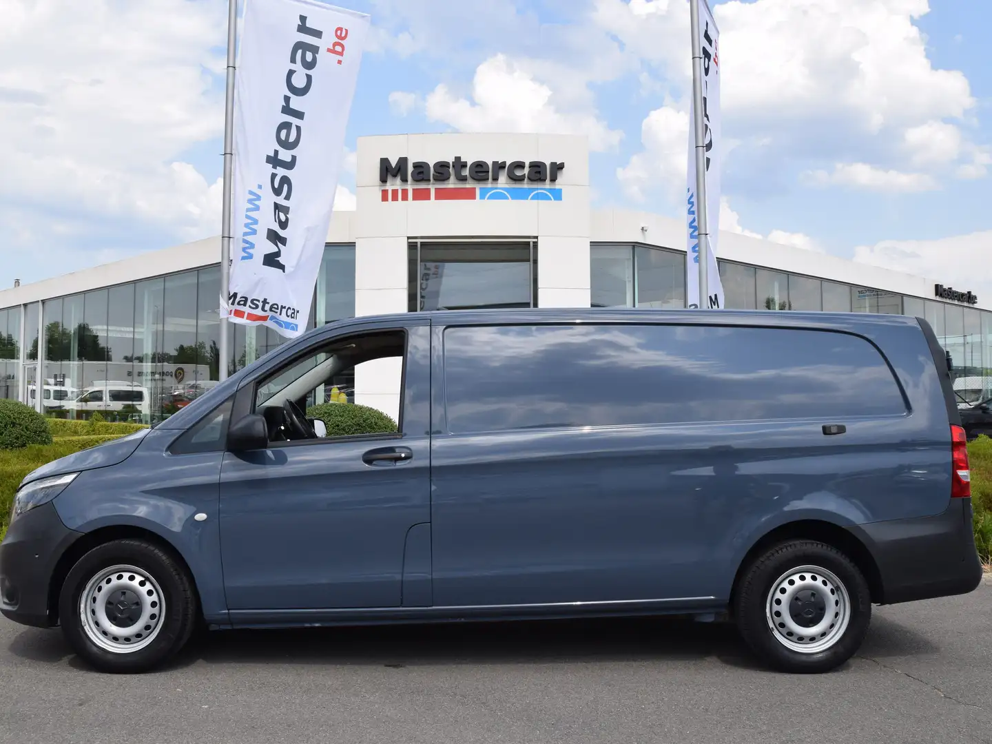 Mercedes-Benz 114 Cdi L3H1 9G-Tronic Amazon Bleu - 2