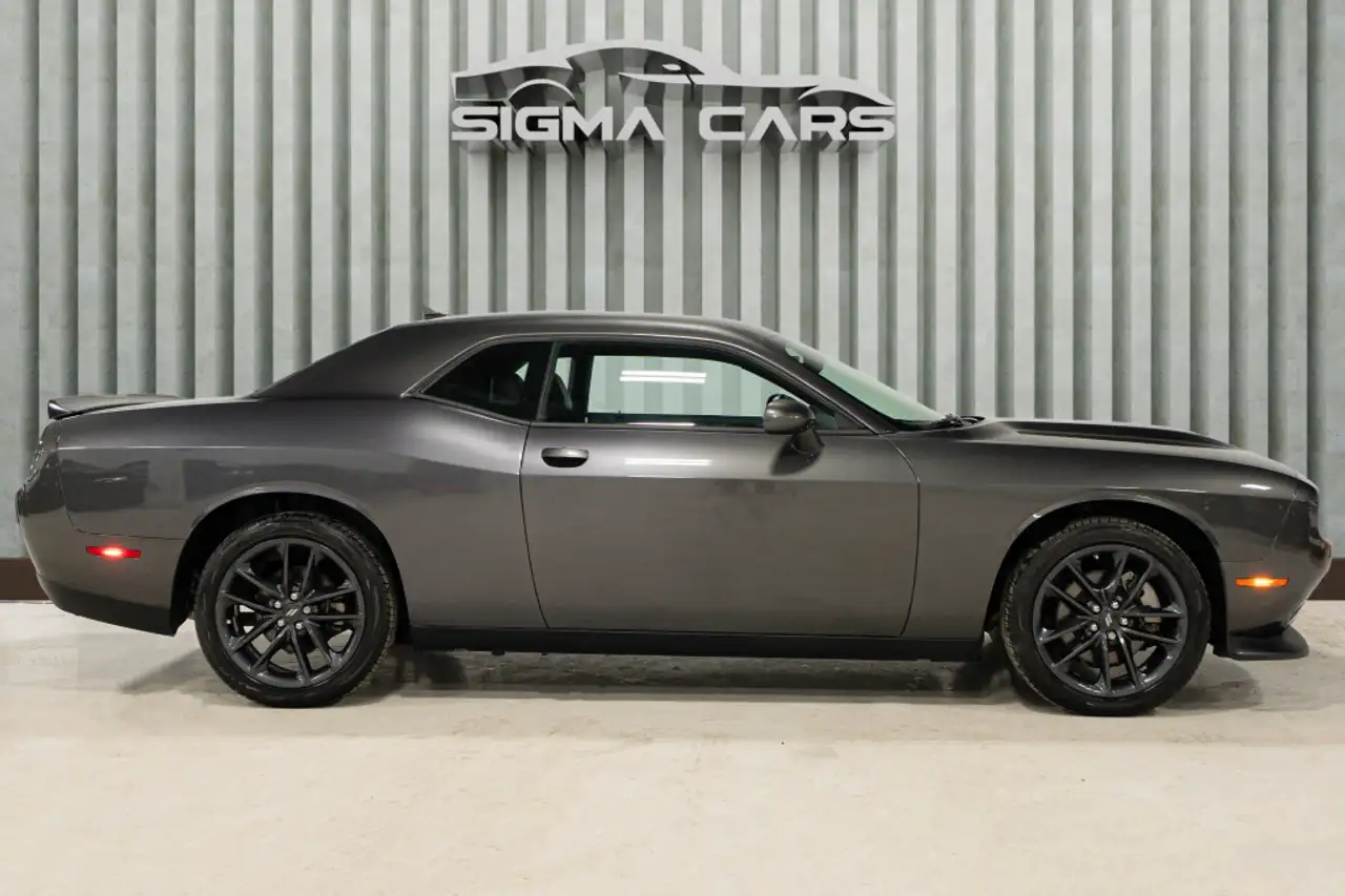 Dodge Challenger снимка Dodge Challenger