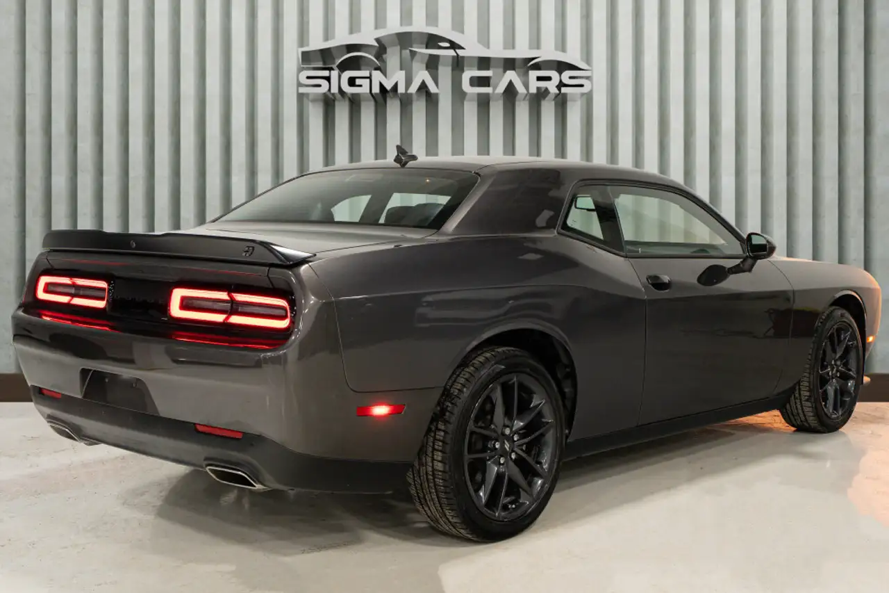 Dodge Challenger снимка Dodge Challenger