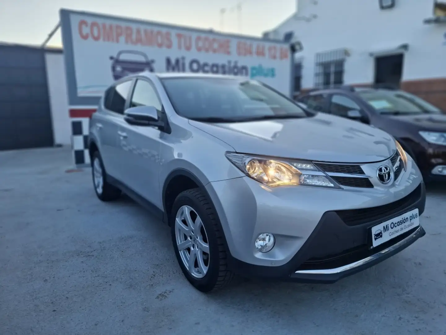 Toyota RAV 4 150D Executive AWD AutoDrive Plateado - 2