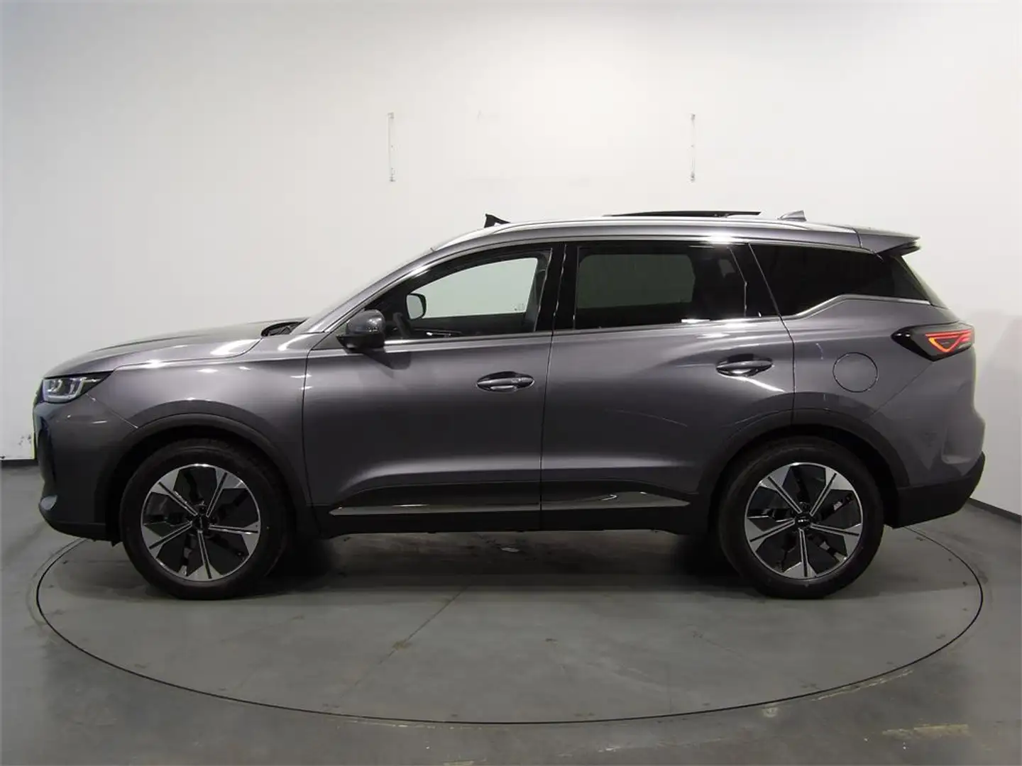 Ebro s700 1.6 TGDI 7DCT Luxury FWD - 2