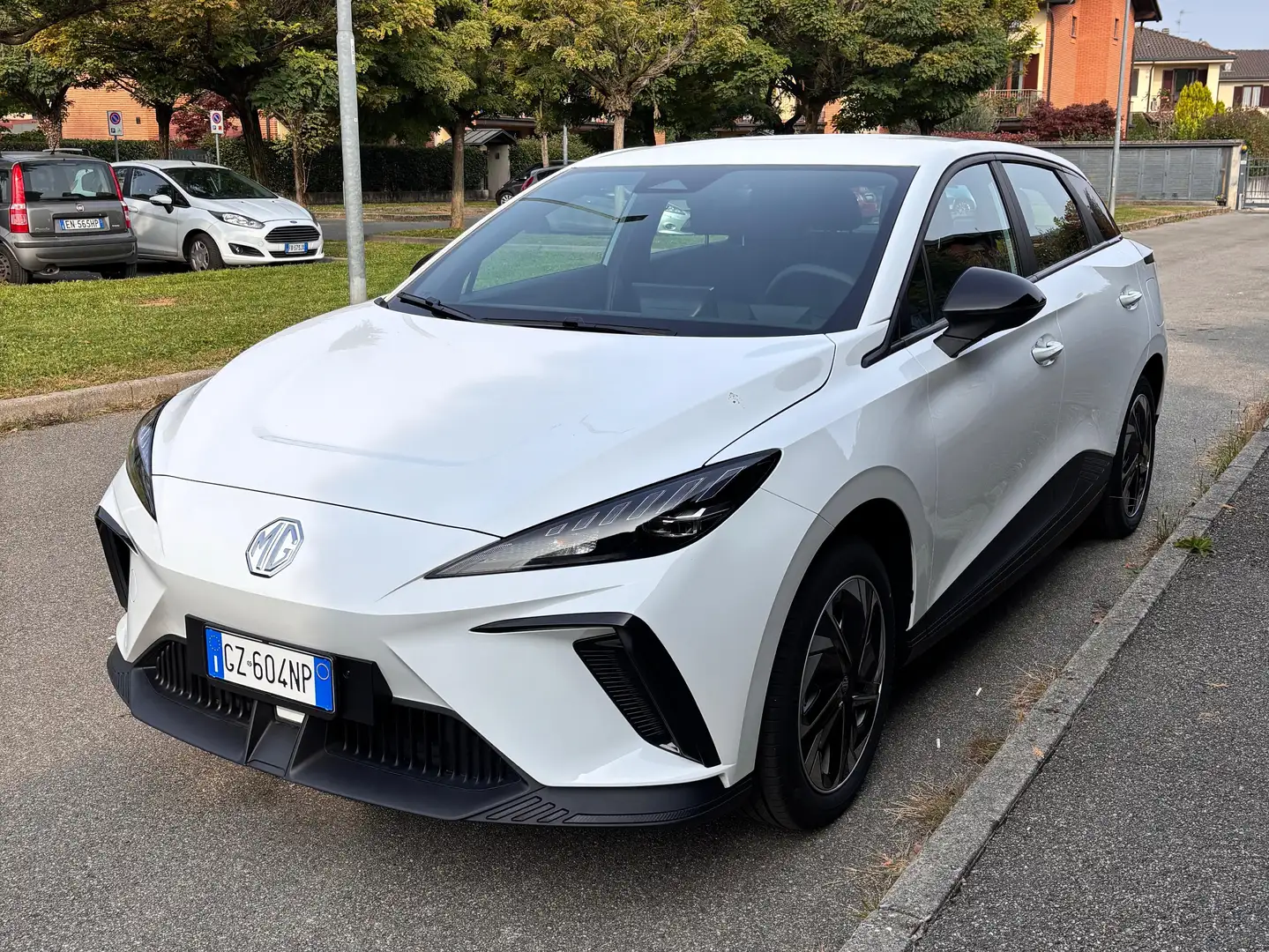 MG MG4 Standard49 Bianco - 1