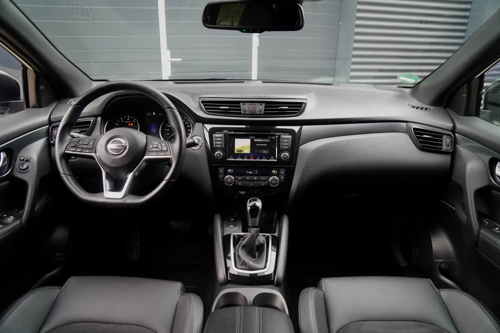 Nissan Qashqai 1.3 DIG-T N-Tec AUTOMAAT LEDER LED 360"CAMERA KEYL Wit - 2