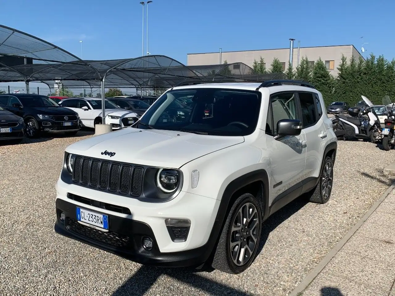 Jeep Renegade 1.3 T4 240CV PHEV 4xe AT6 S — photo 1 of 15