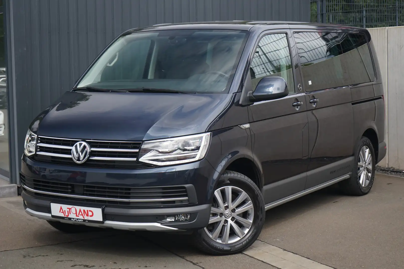 Volkswagen T6 Multivan T6 2.0 TDI Multivan PanAmericana LED Navi Kamera Blauw - 2