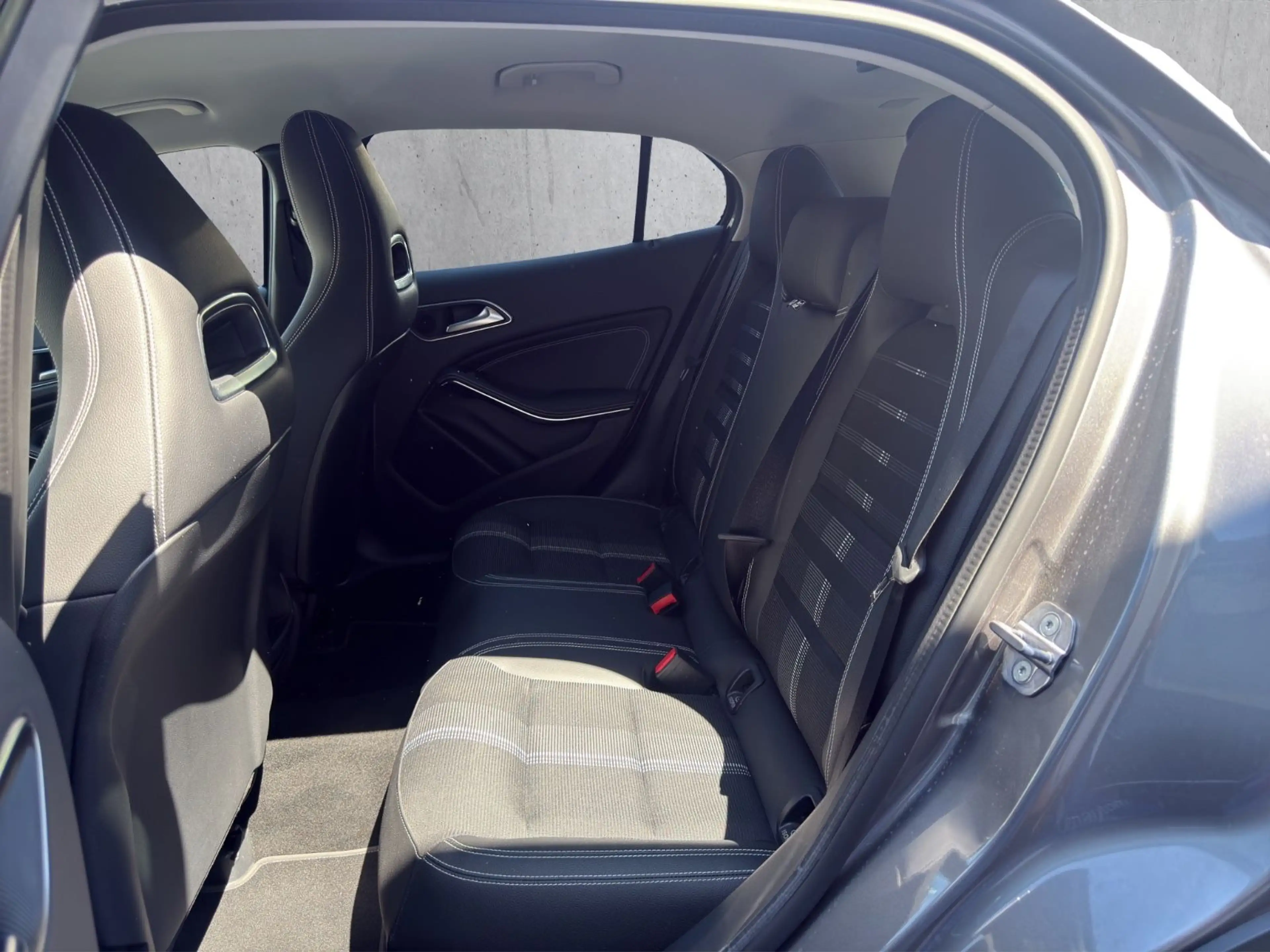 Mercedes-Benz GLA 180 LED Navi Klima — photo 10
