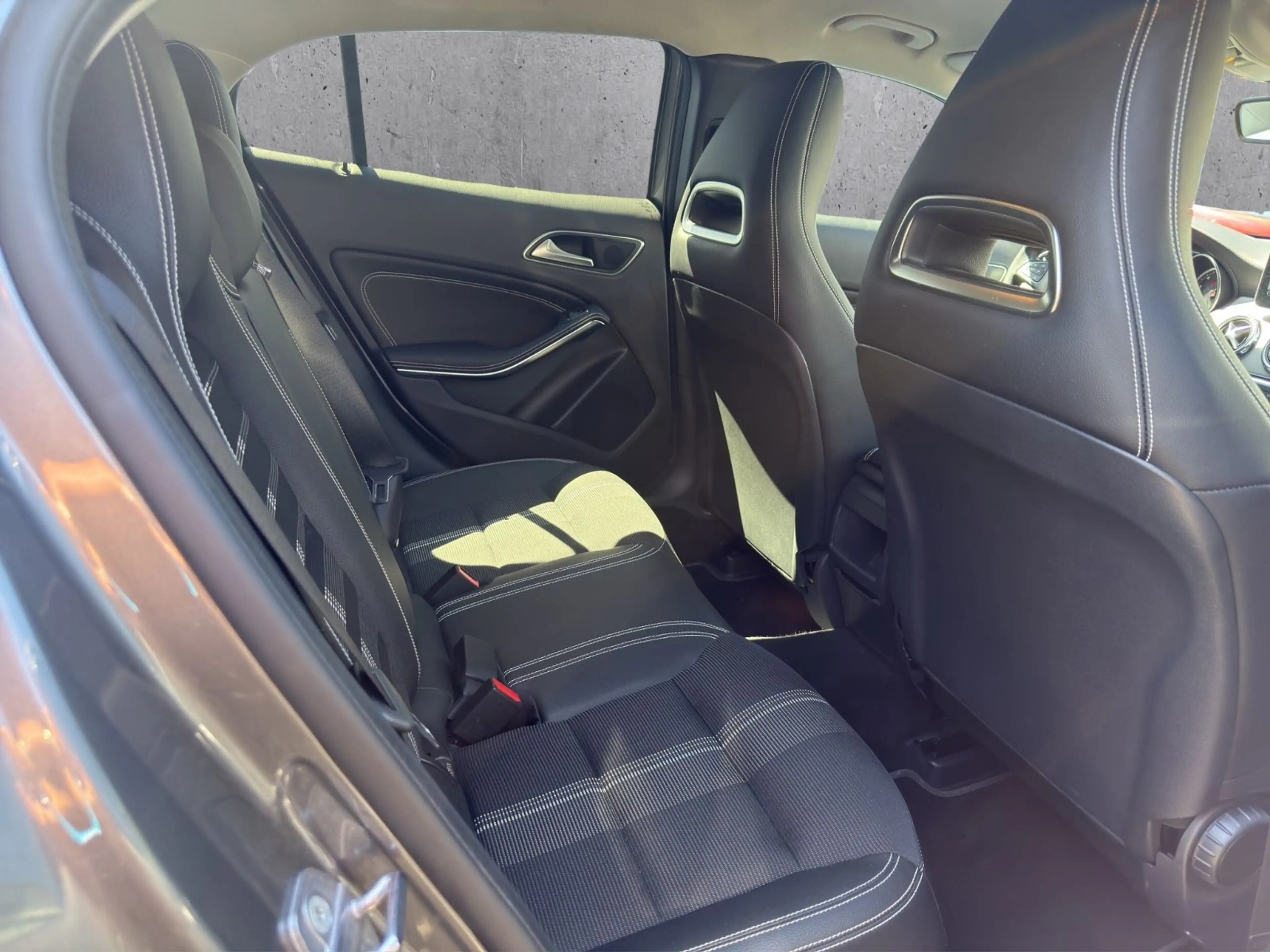 Mercedes-Benz GLA 180 LED Navi Klima — photo 11