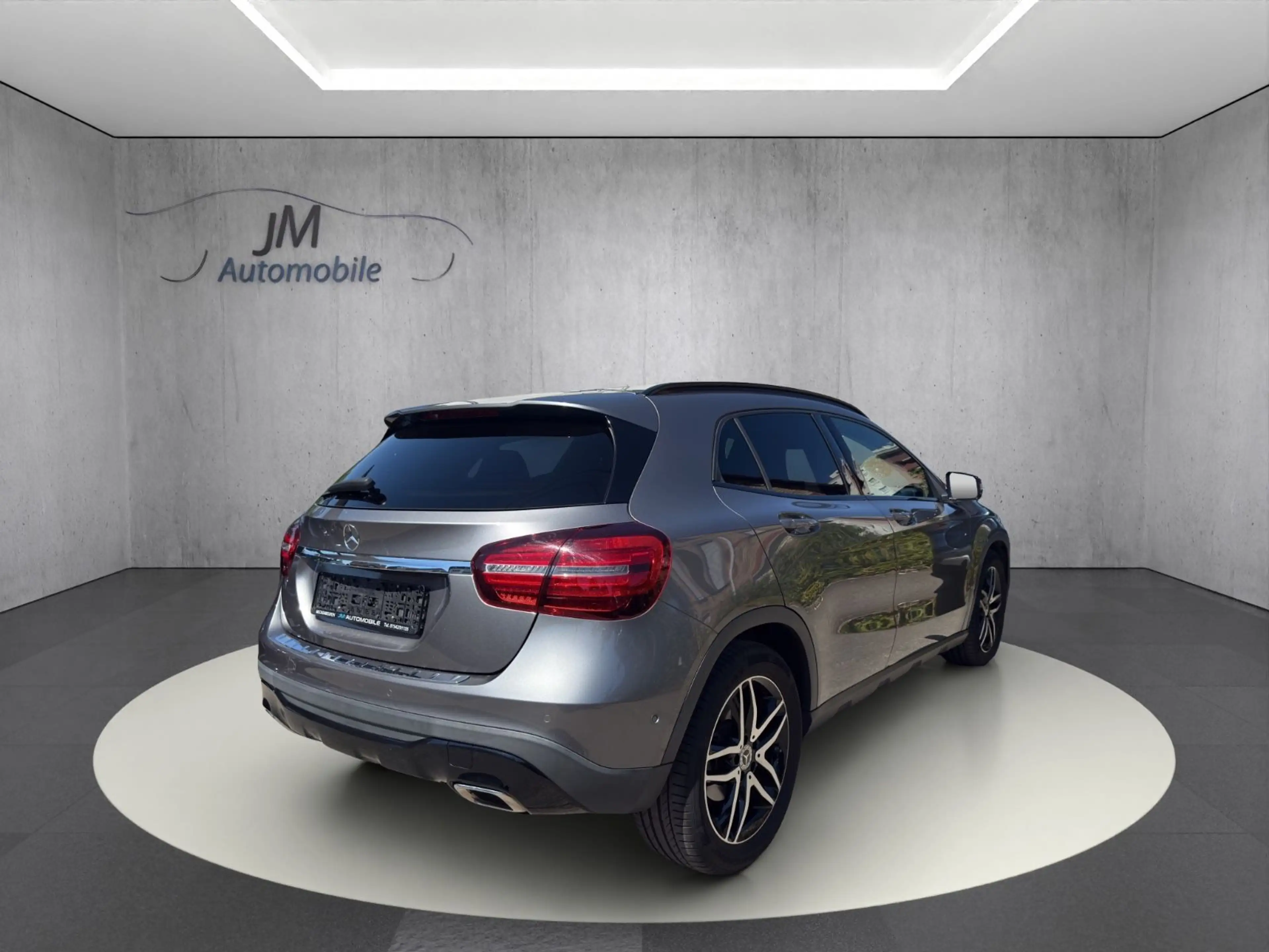 Mercedes-Benz GLA 180 LED Navi Klima — photo 7