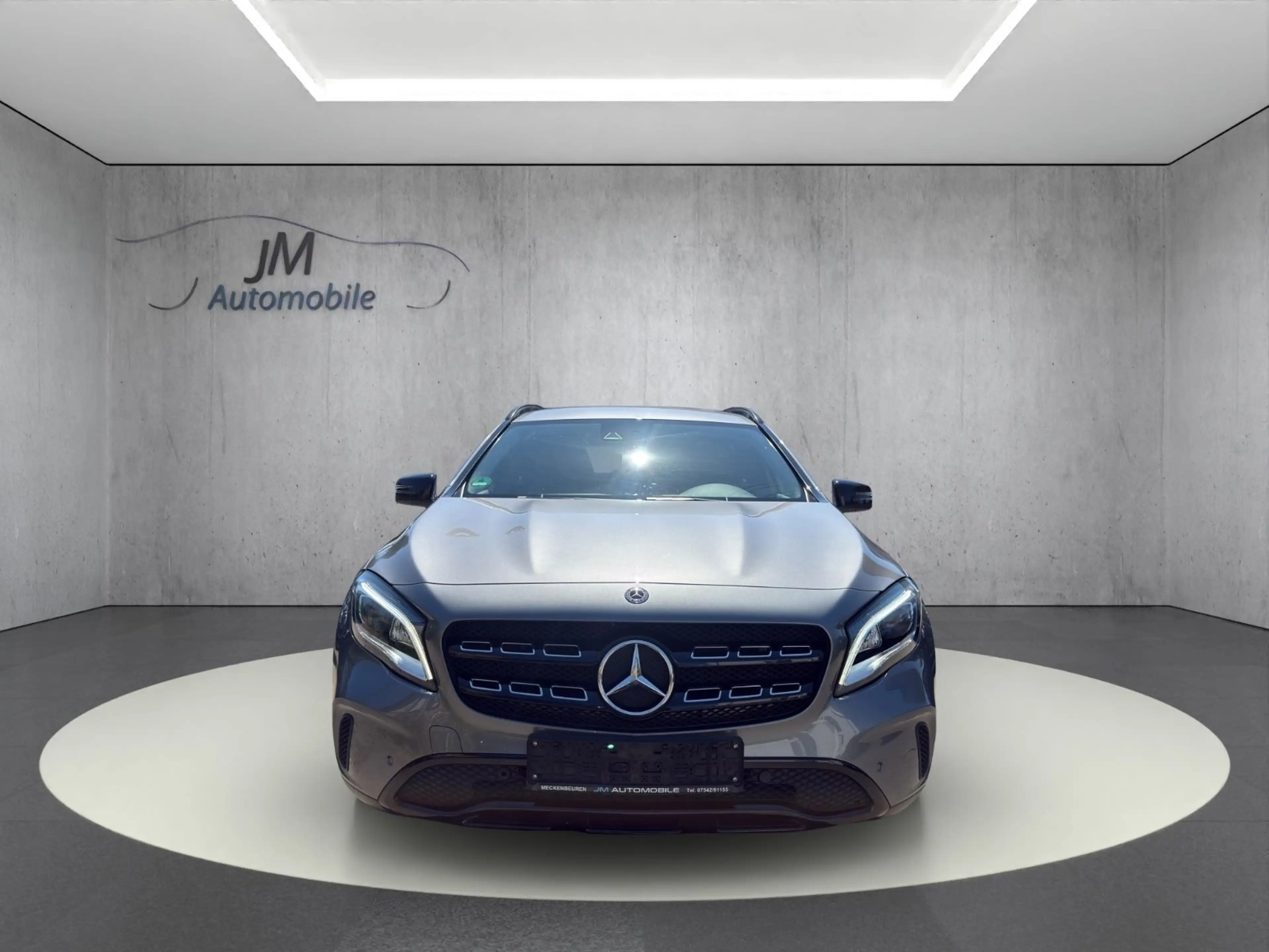 Mercedes-Benz GLA 180 LED Navi Klima — photo 2