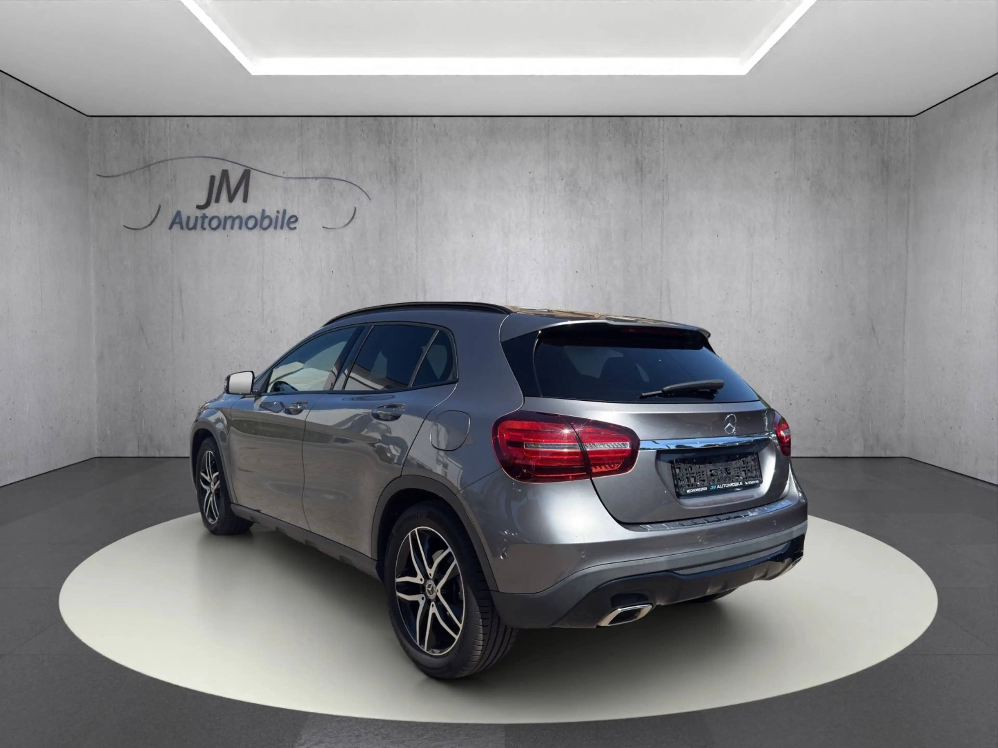 Mercedes-Benz GLA 180 LED Navi Klima — photo 5