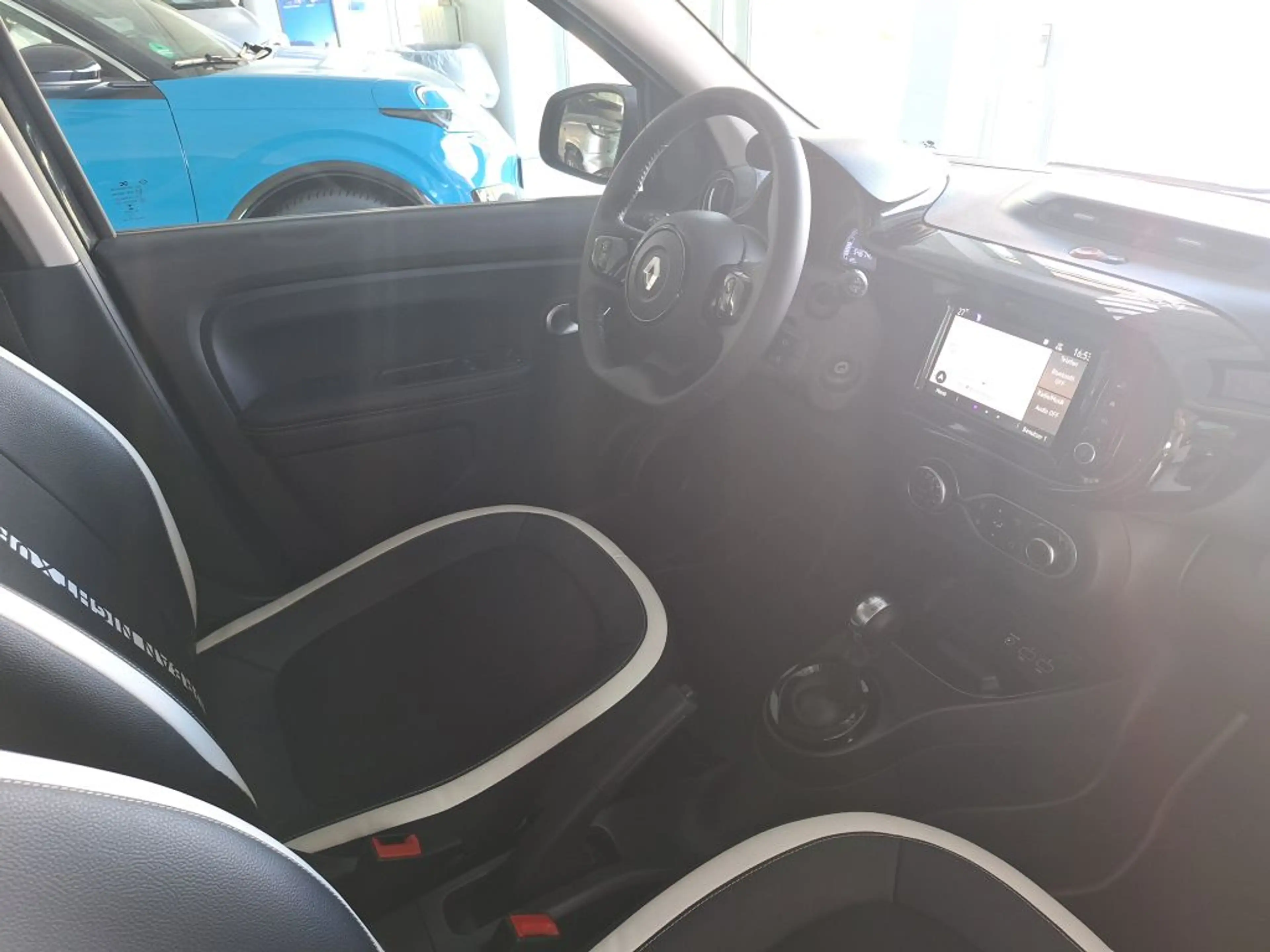 Renault Twingo Electric URBAN NIGHT — photo 8