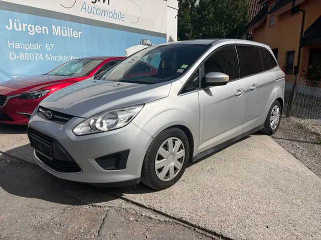 Ford Grand C-Max view 2