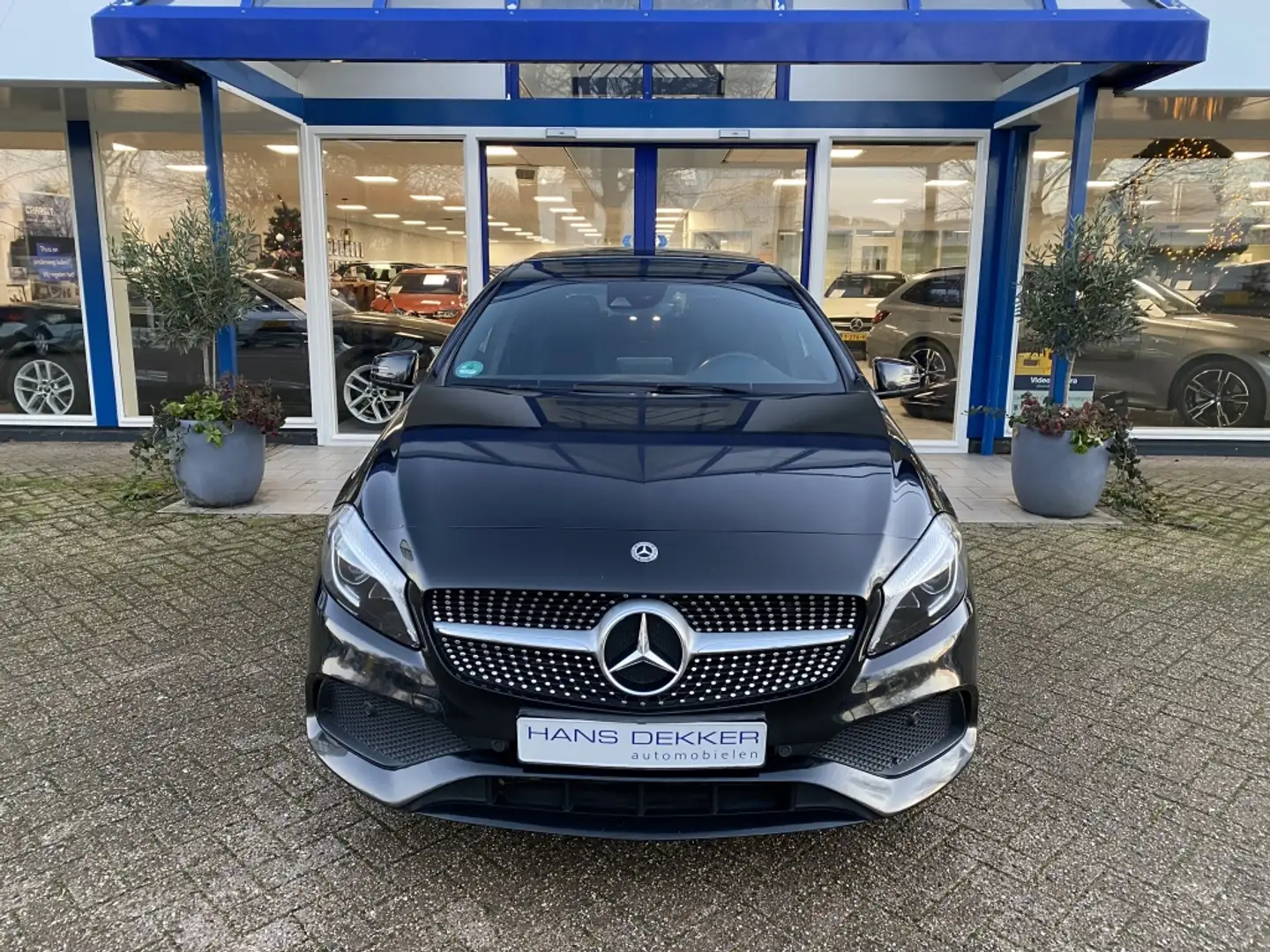 Mercedes-Benz A 180 Business Solution aut. AMG 17" stoelverw. LED Noir - 2