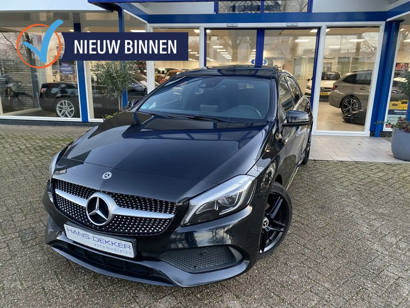 Mercedes-Benz A 180 Business Solution aut. AMG 17" stoelverw. LED Noir - 1