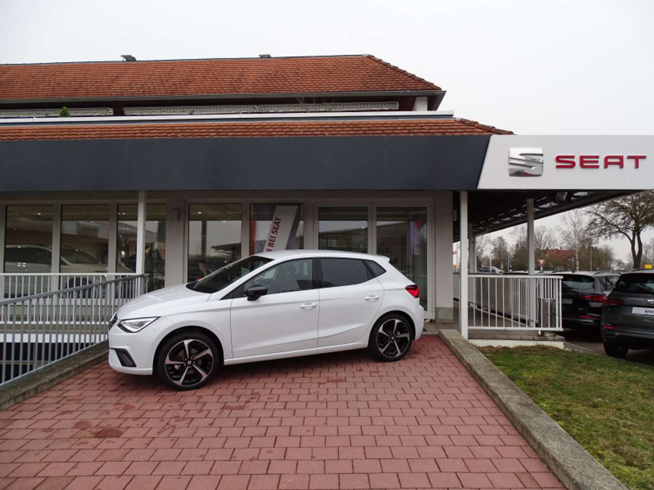 Seat Ibiza 2024 — Ibiza 1.0 TSI FR DSG 115PS Navi ACC Voll-LED Dinam