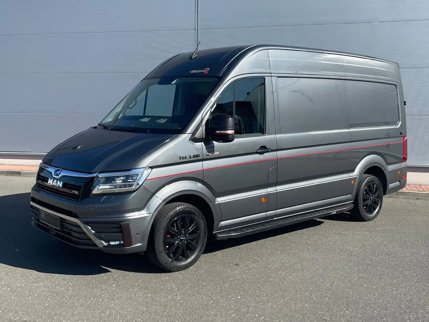 MAN TGE 3.180 L3H3 Kasten 4x4 Individual Lion S ACC Gris - 1