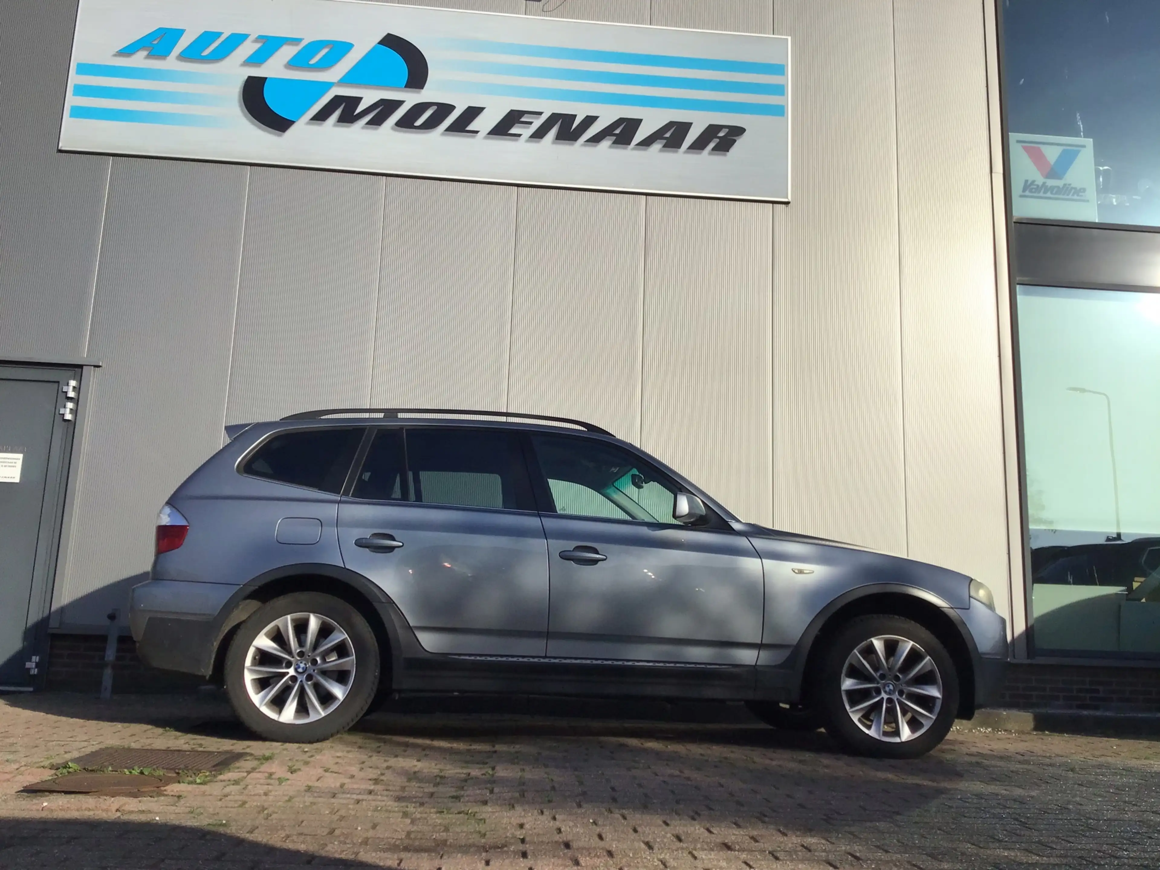 BMW X3 2.5si — photo 3