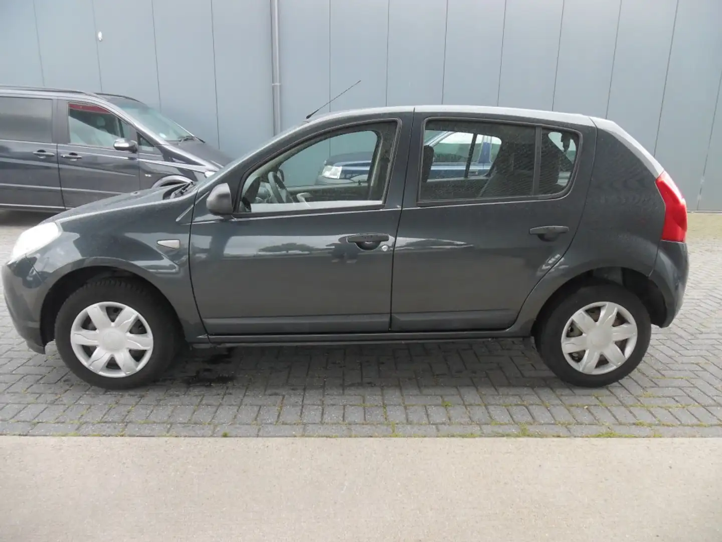 Dacia Sandero 1.2 AMBIANCE Grijs - 2