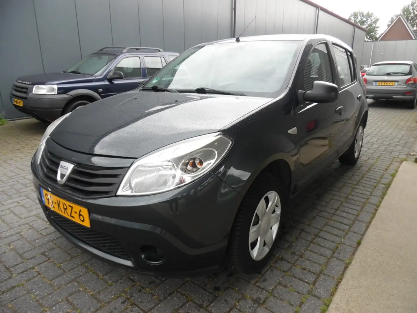 Dacia Sandero 1.2 AMBIANCE Grijs - 1