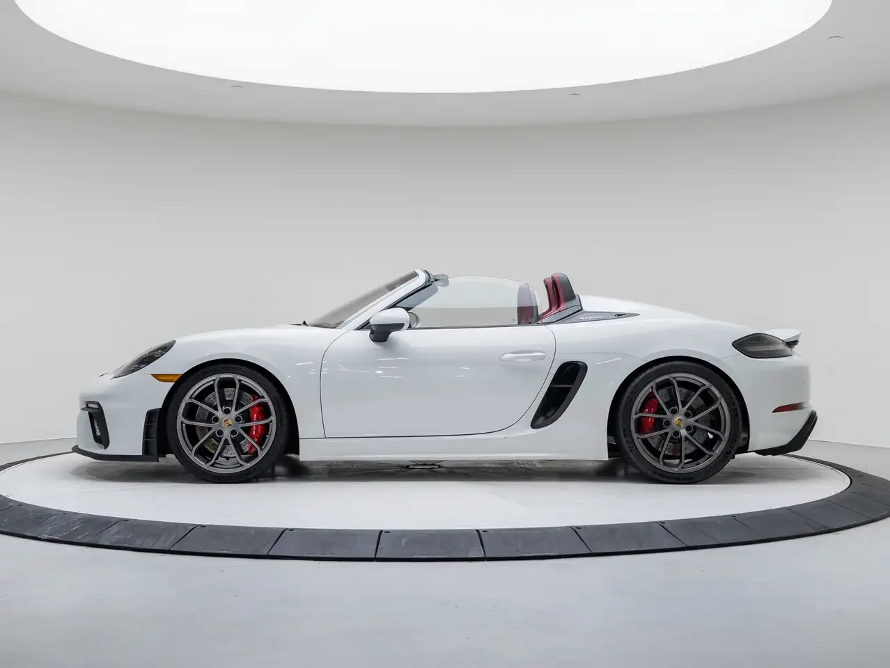 Porsche 718 Spyder снимка Porsche 718 Spyder
