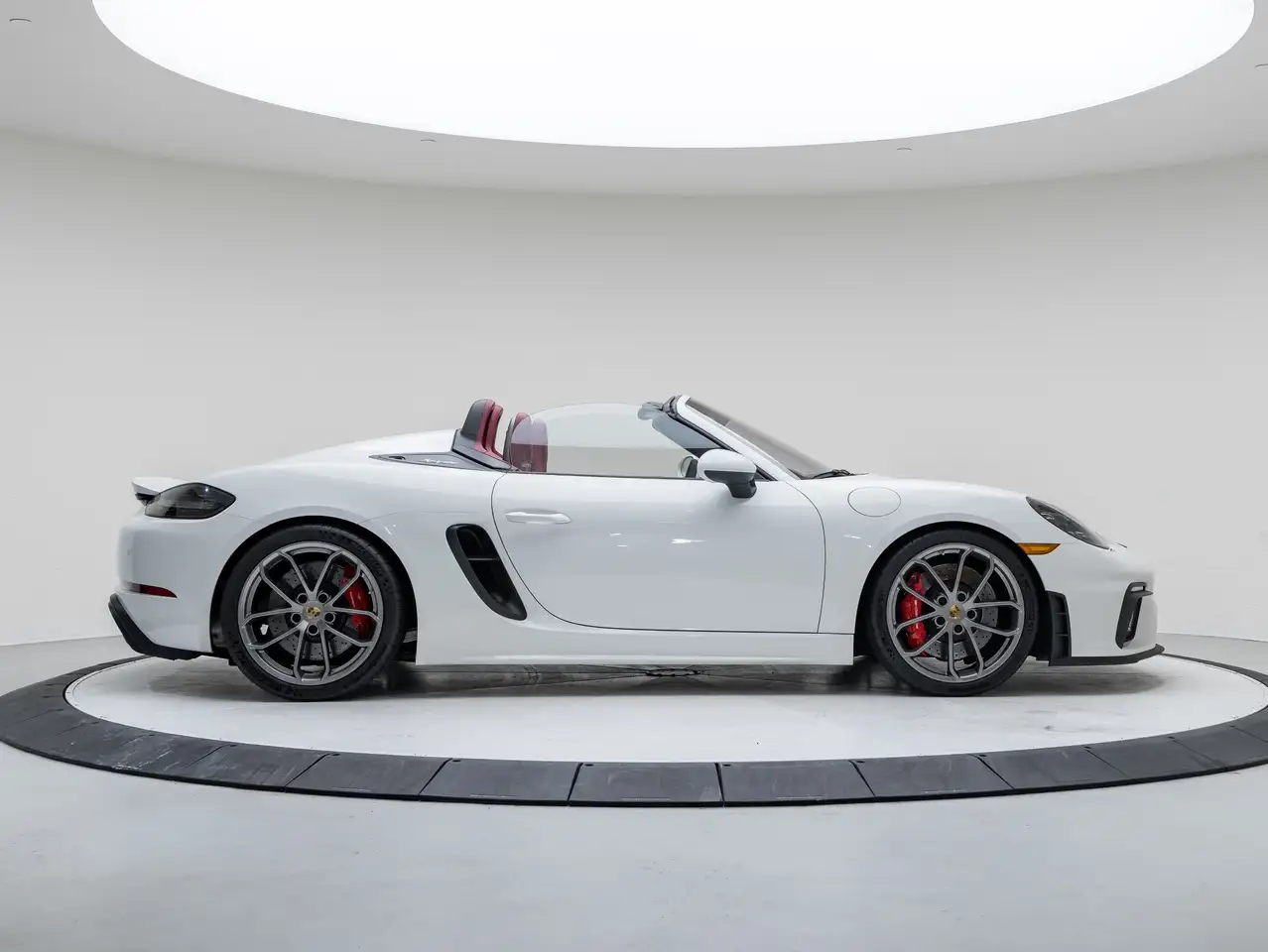 Porsche 718 Spyder снимка Porsche 718 Spyder