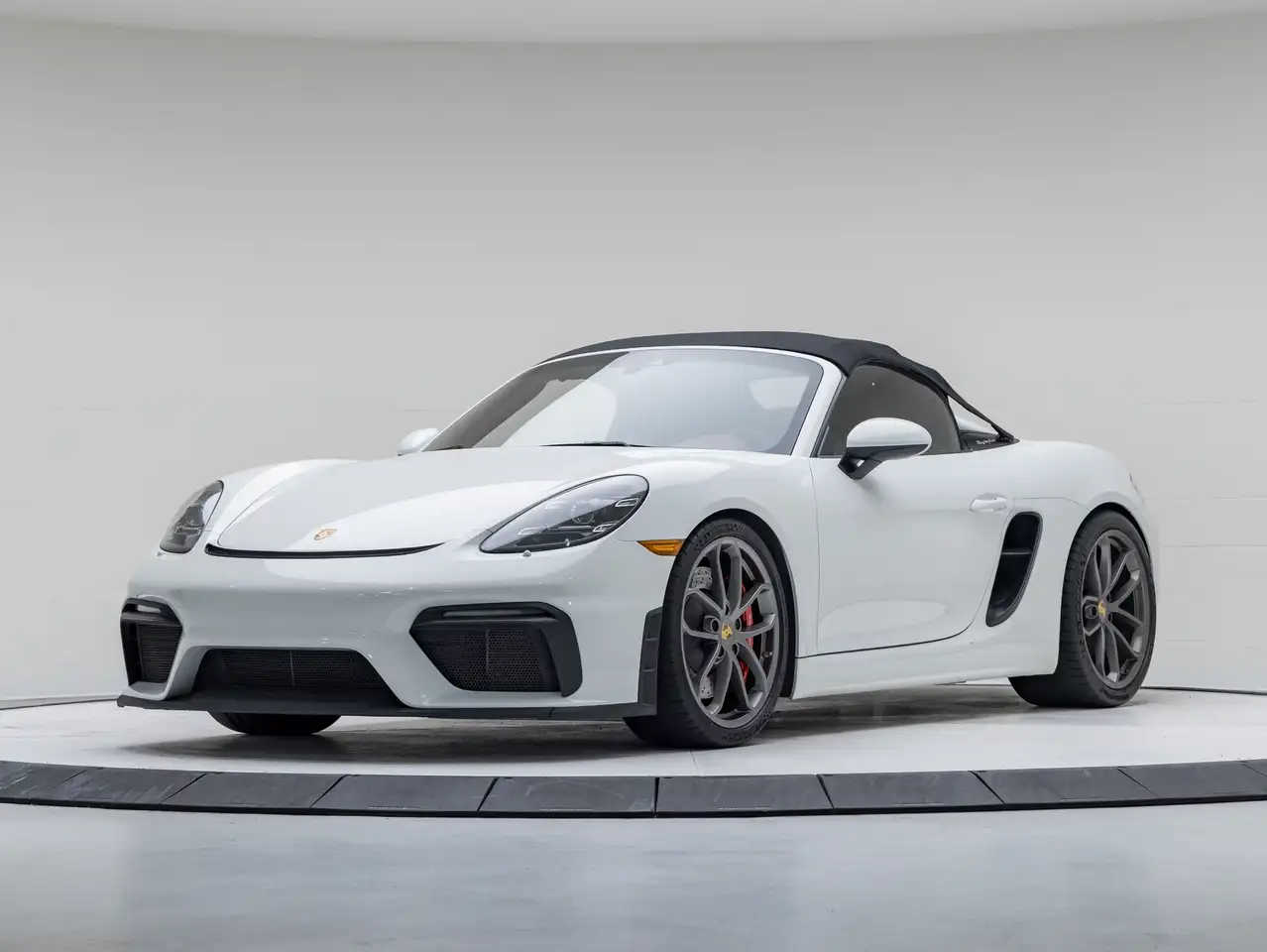 Porsche 718 Spyder снимка Porsche 718 Spyder