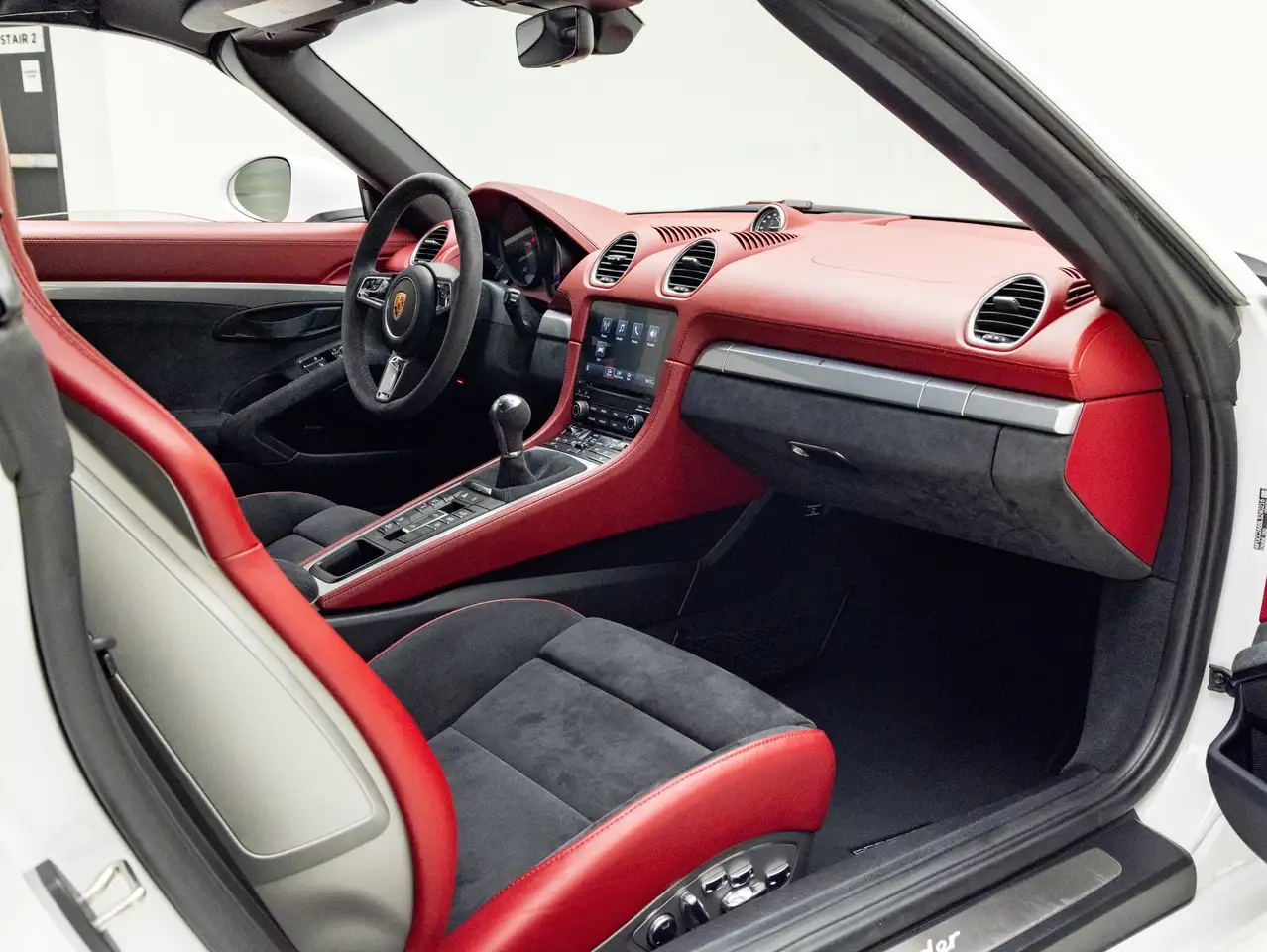 Porsche 718 Spyder снимка Porsche 718 Spyder