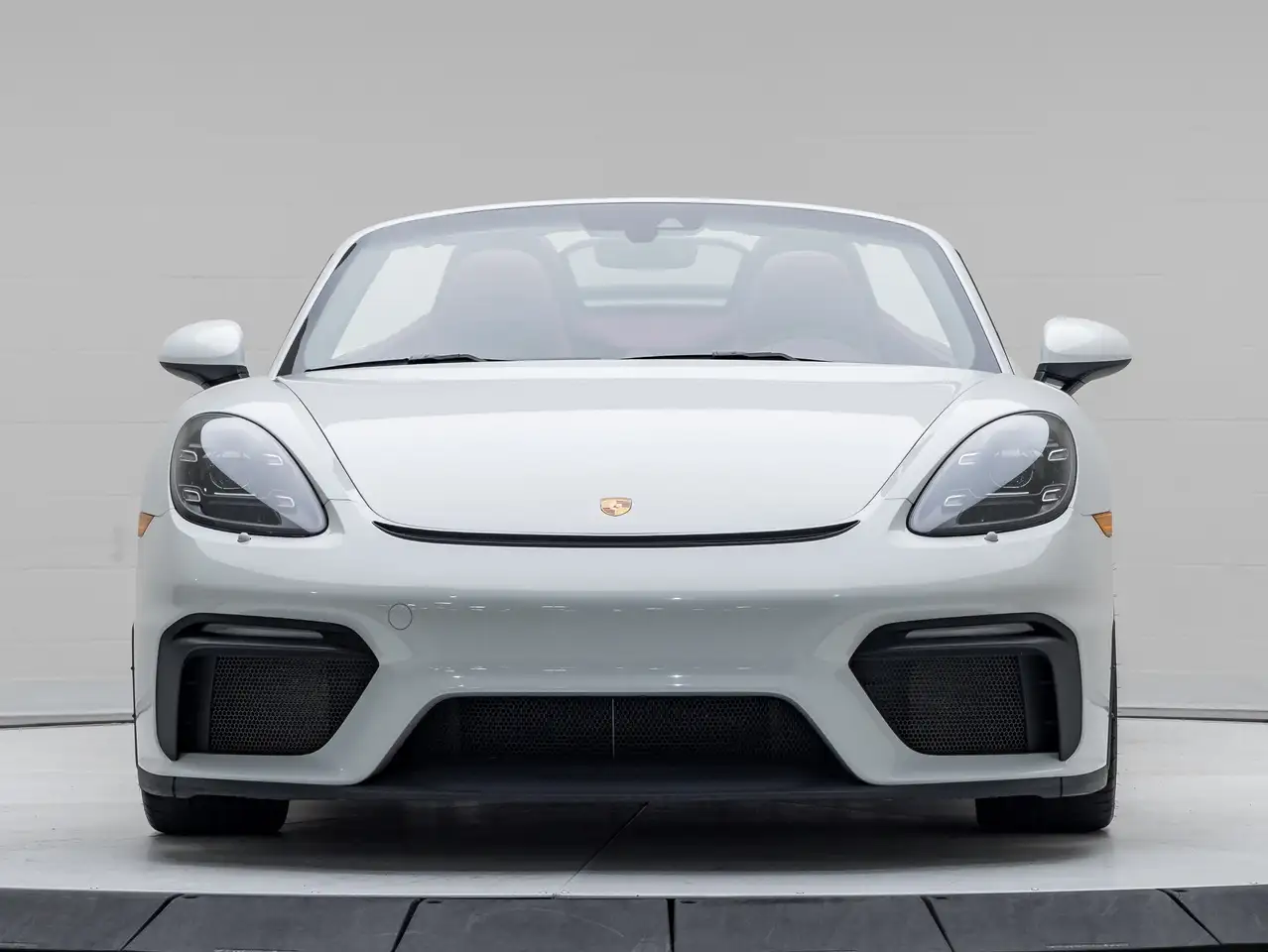 Porsche 718 Spyder снимка Porsche 718 Spyder