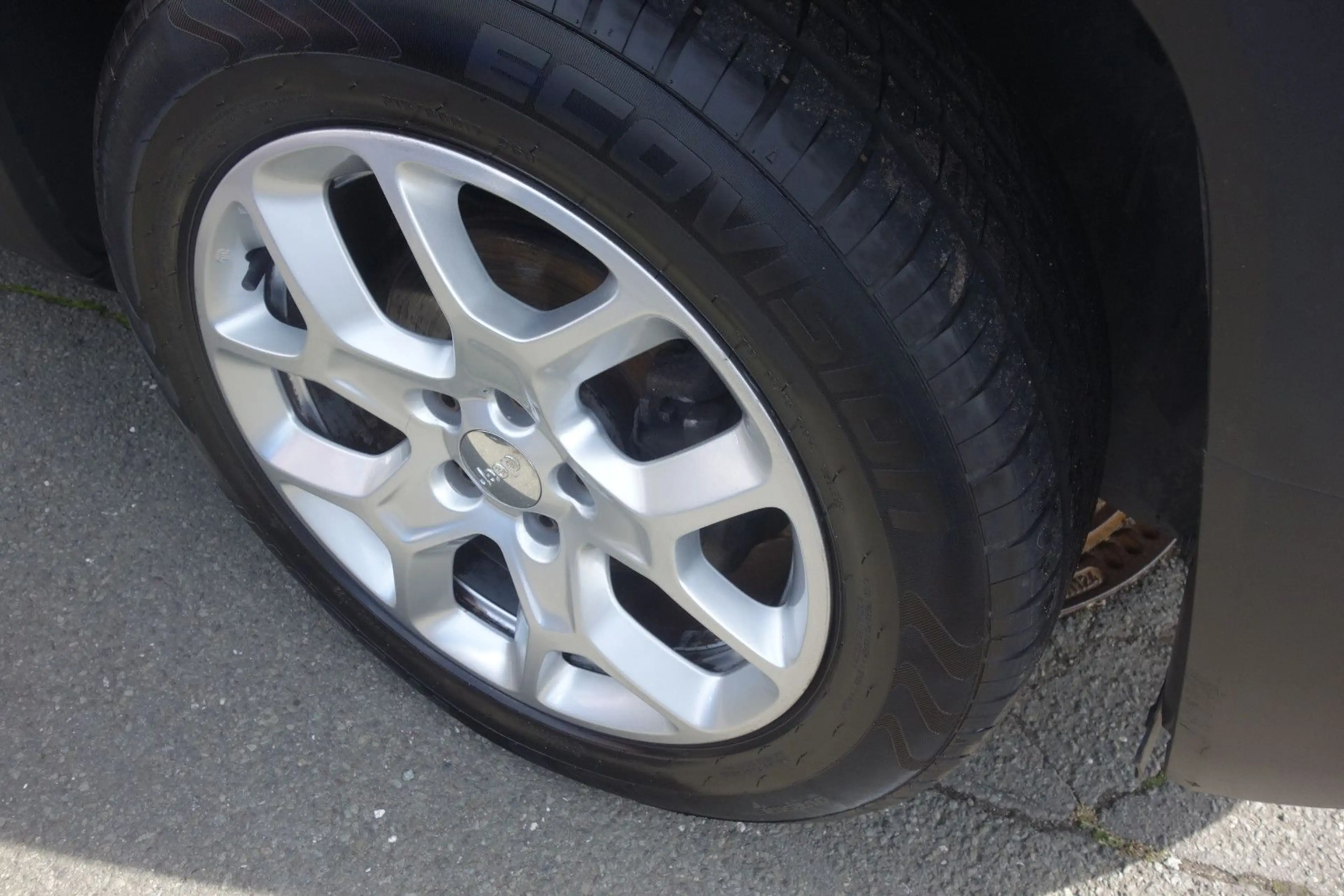 Jeep Renegade Limited FWD — photo 4