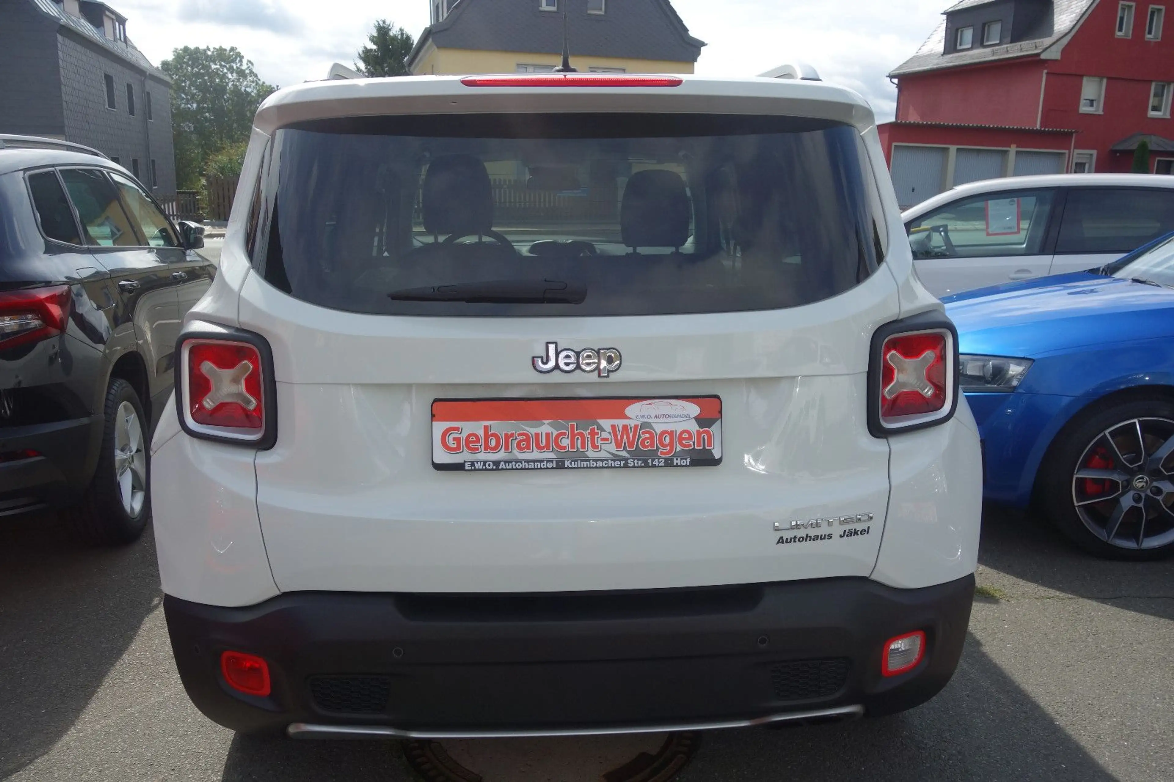 Jeep Renegade Limited FWD — photo 8