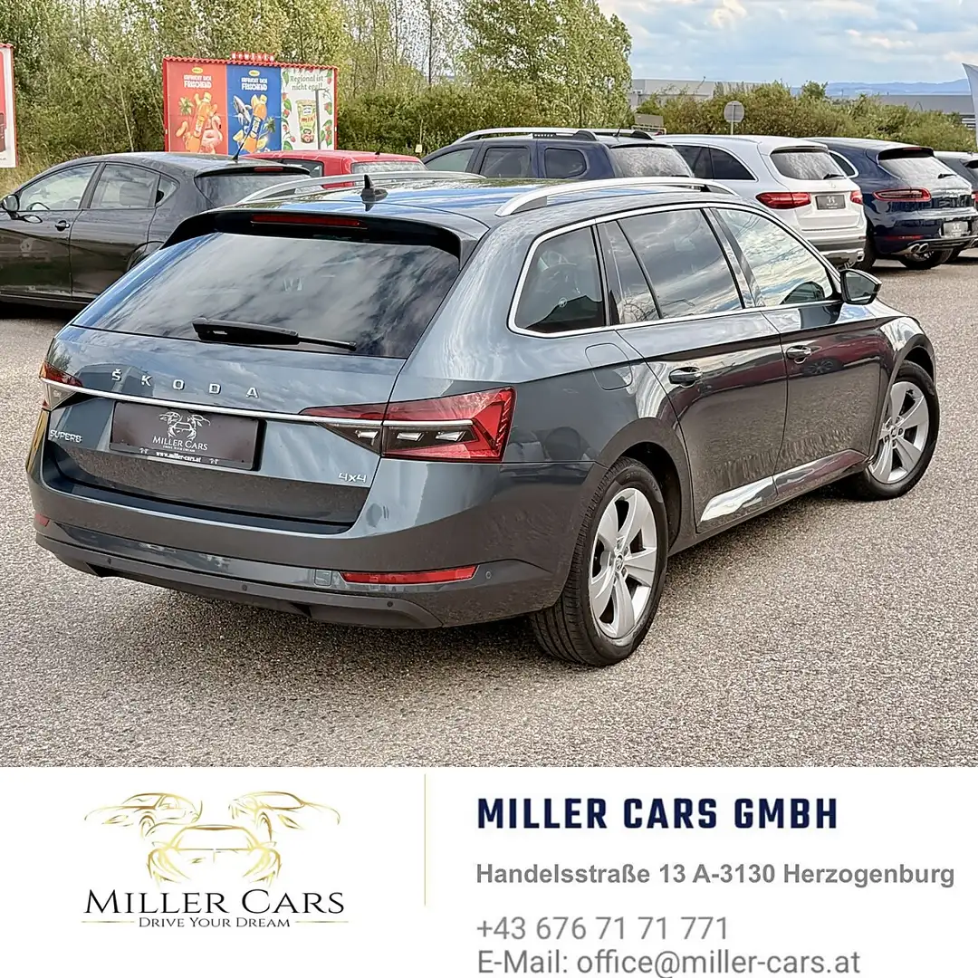 Skoda Superb 2.0 TDI Style 4x4 *Virtual*Leder*Erstbesitz* Grau - 2
