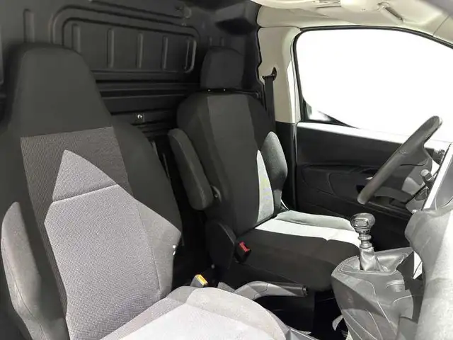 Opel Combo view 16