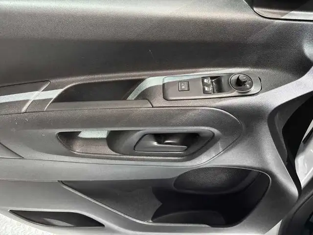Opel Combo view 10