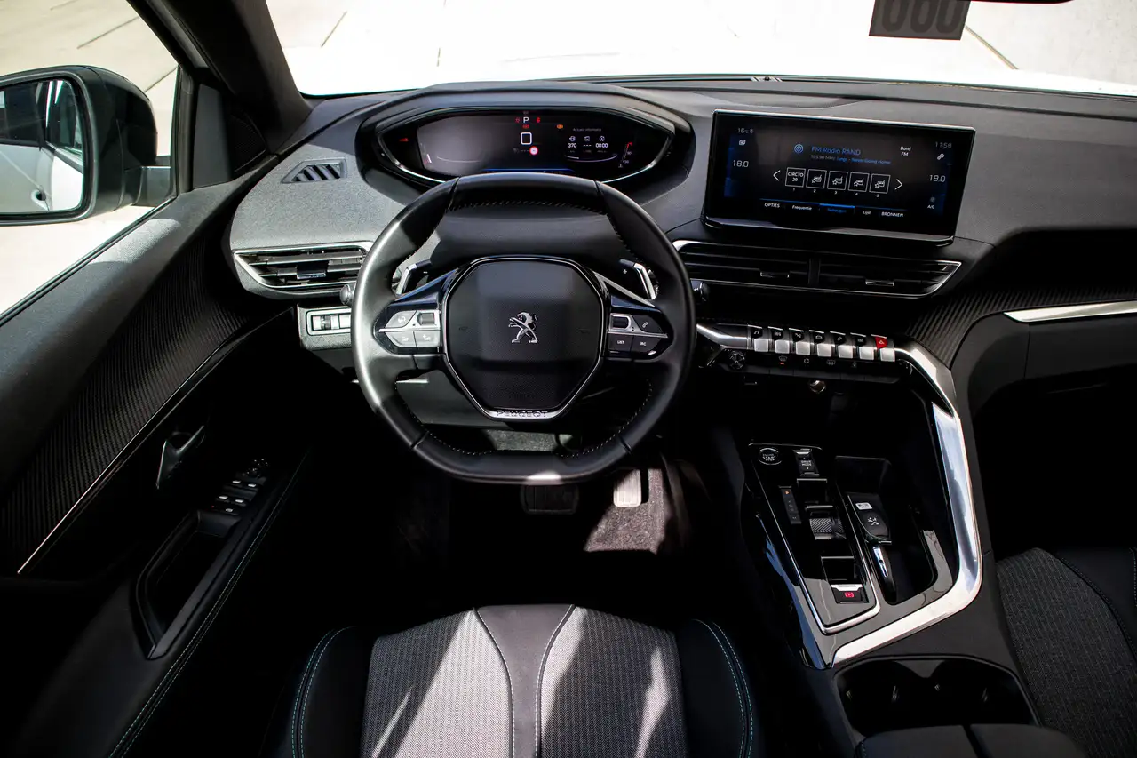 Peugeot 5008 1.2 Turbo MHEV Allure Pack DCT 7
