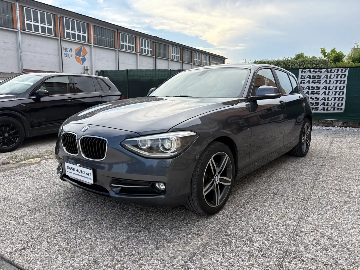 BMW 116 116d 5p Sport Gris - 1