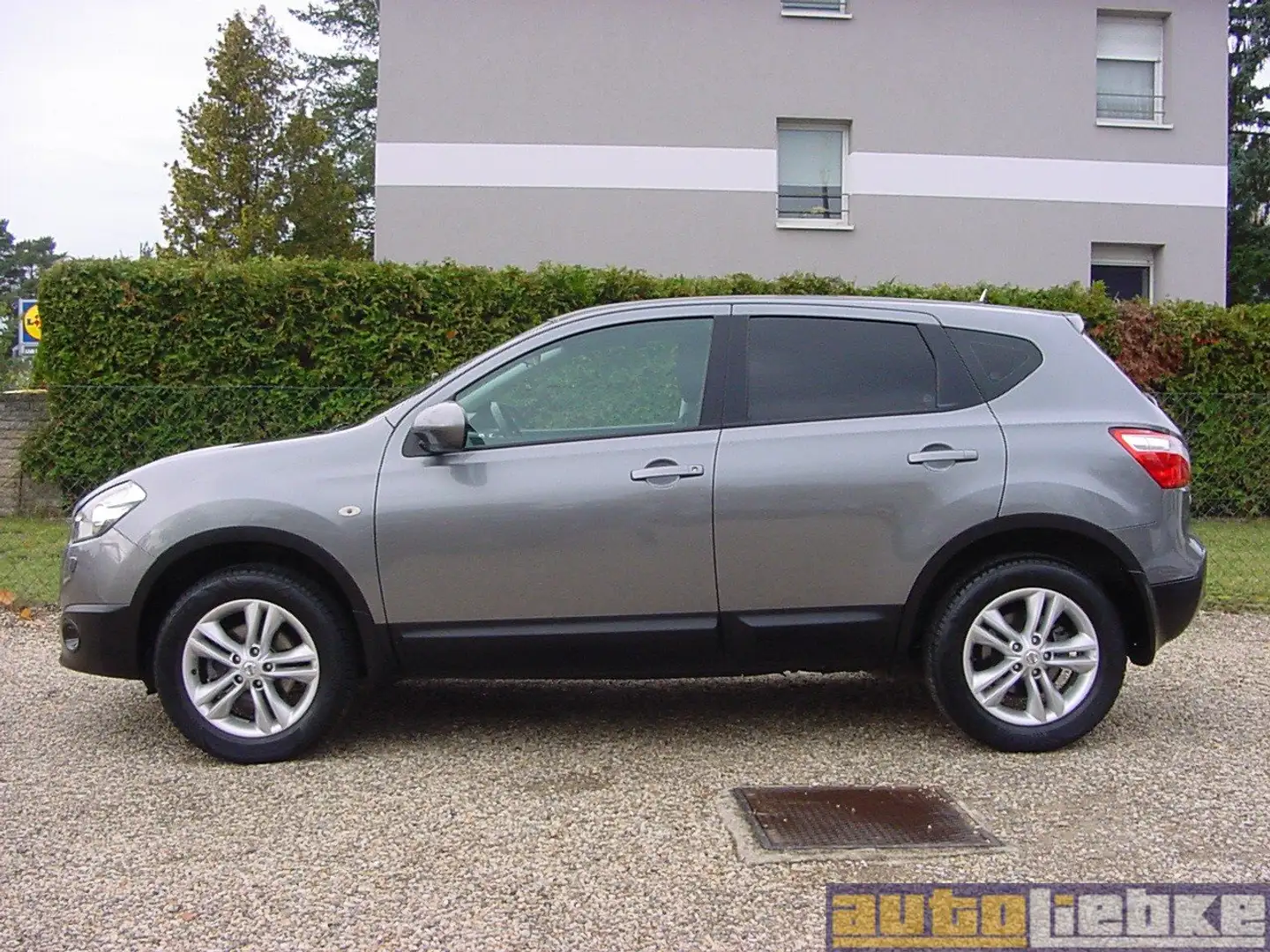 Nissan Qashqai 1.6 KLIMAAUT,NAVI,KAM,SHZ,BT,GRA,SICHT-P,56TKM!! Grau - 2