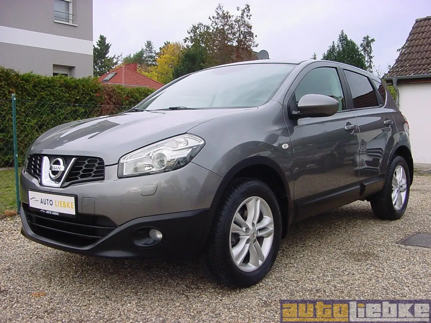 Nissan Qashqai 1.6 KLIMAAUT,NAVI,KAM,SHZ,BT,GRA,SICHT-P,56TKM!! Grau - 1