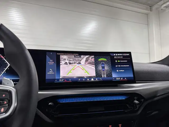 BMW 2 Series view 13