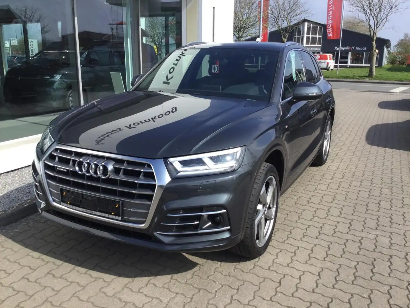 Audi Q5 40 TDI quattro sport "S-Line" Sportpaket Navi Grijs - 2