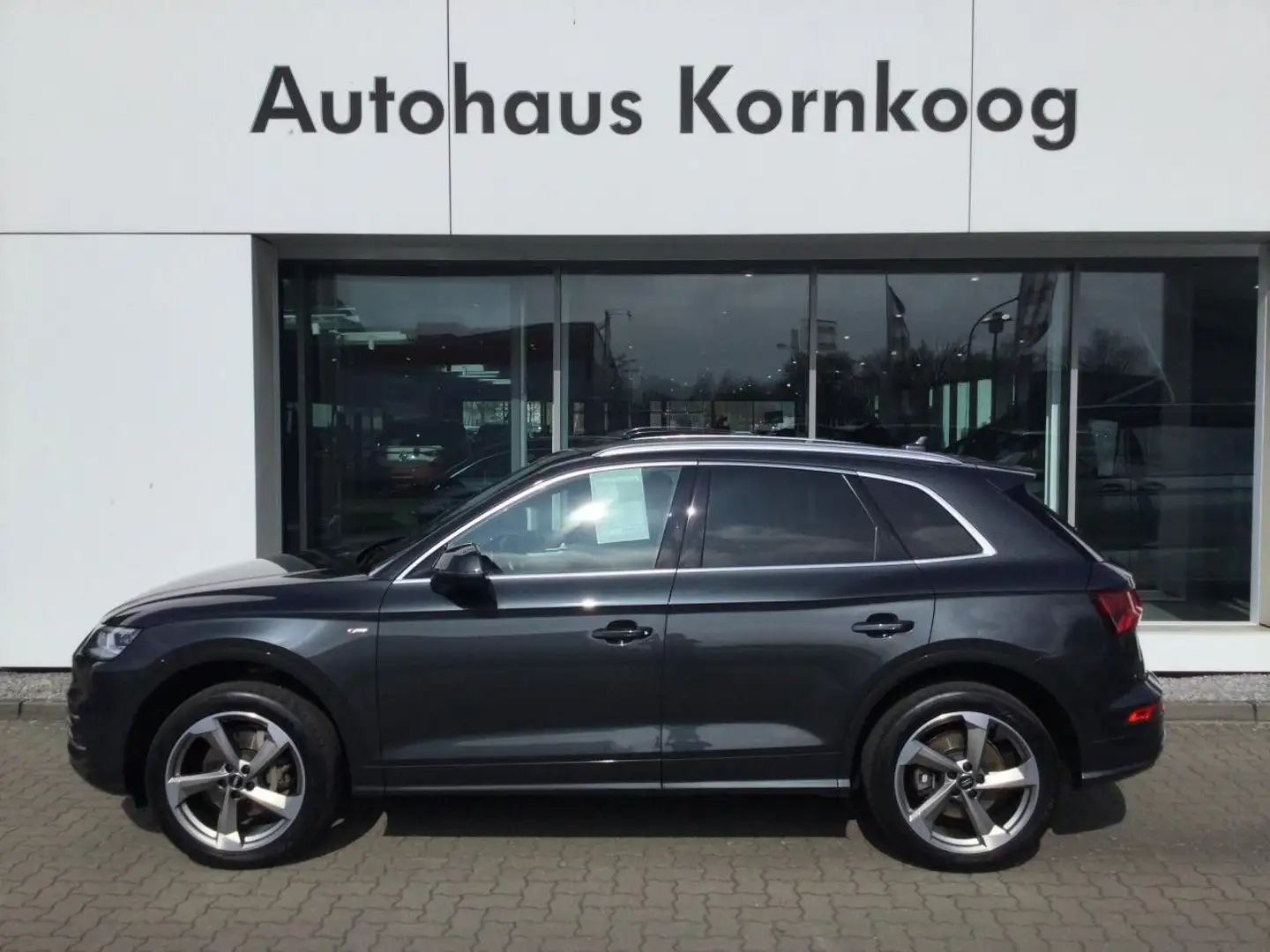 Audi Q5 40 TDI quattro sport "S-Line" Sportpaket Navi Grijs - 1