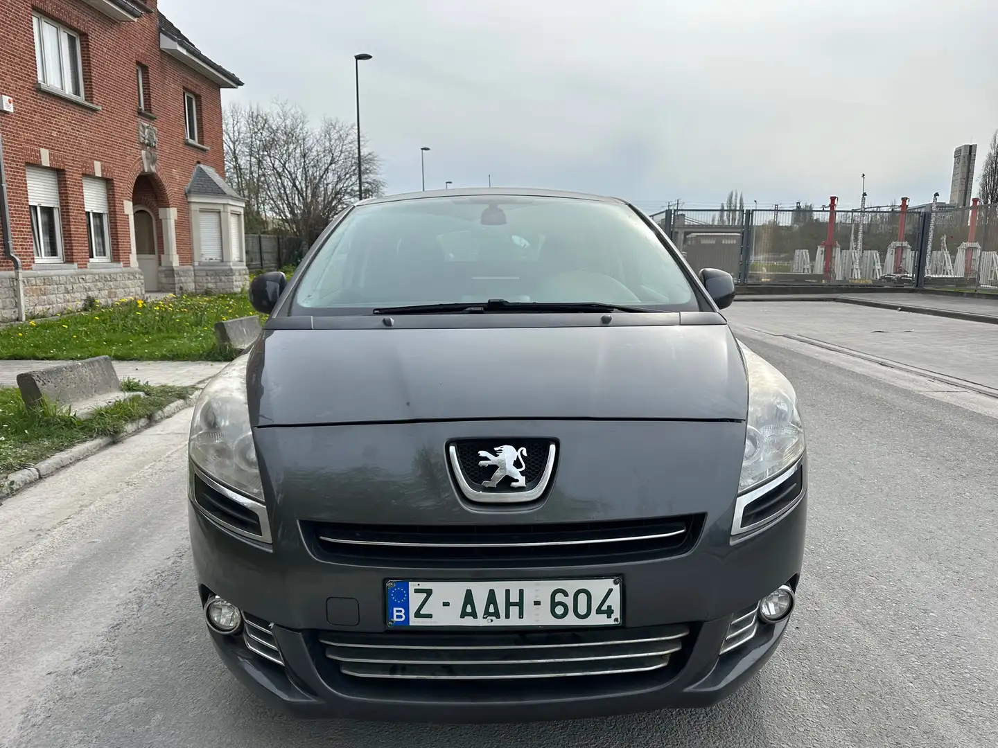 Peugeot 5008 1.6i Grijs - 2